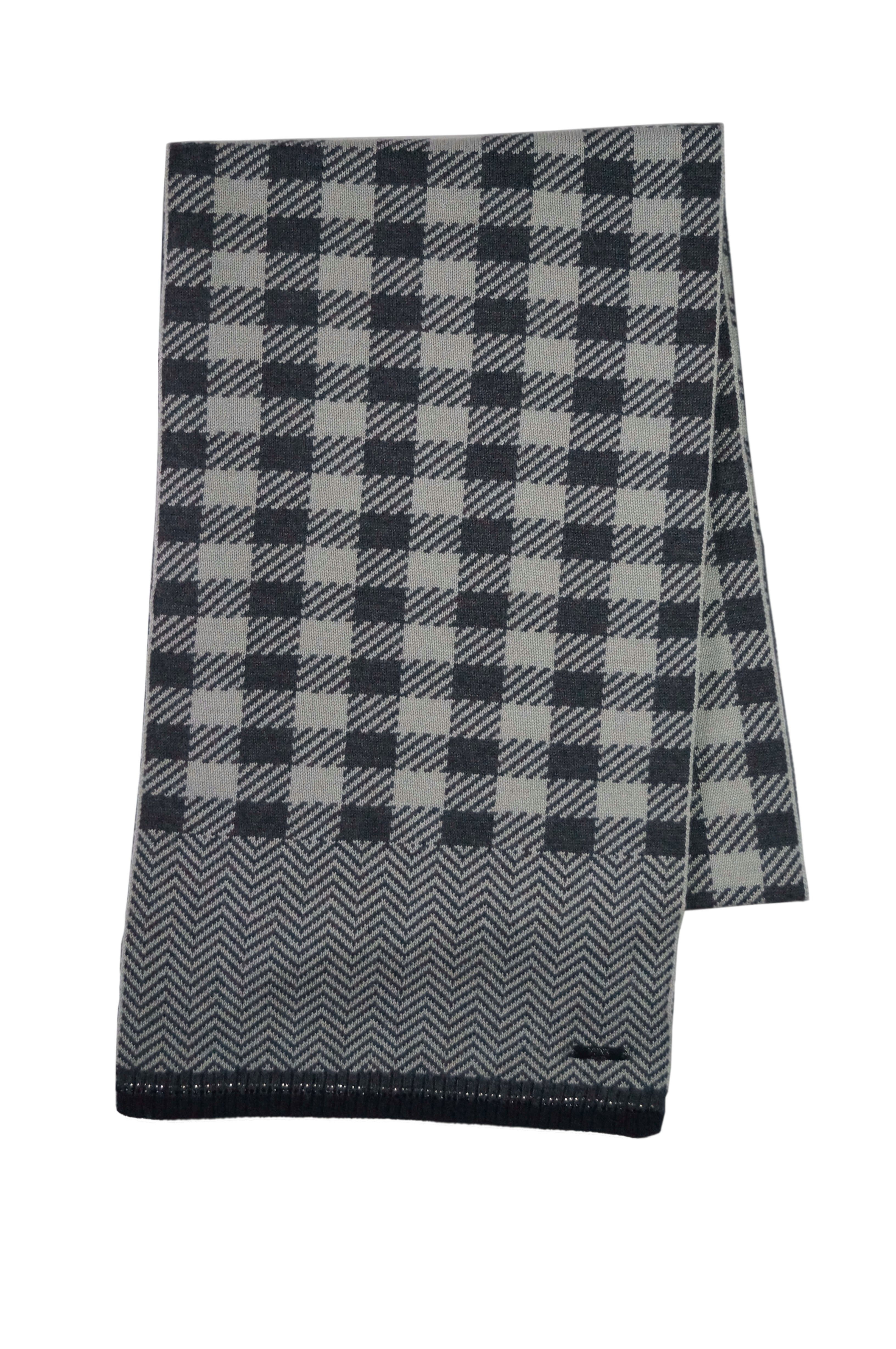 FUNK since 1776 Strickschal im trendigem Karolook mit modischen Ziersteinen