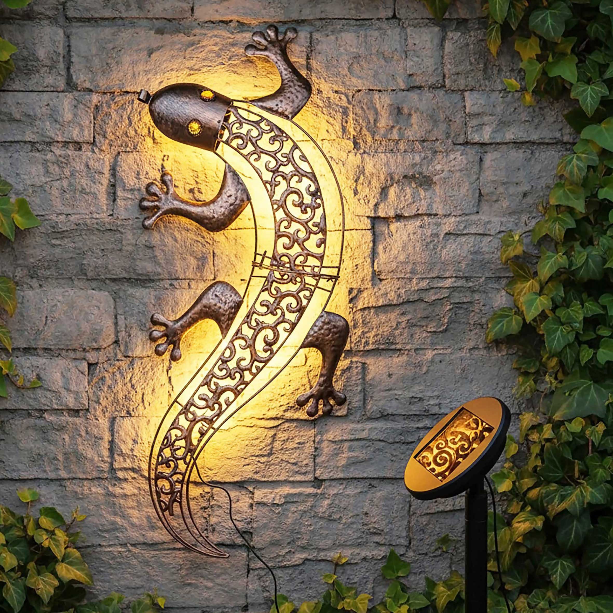 Spetebo LED-Dekofigur Solar Metall Wandbild Gecko in bronze mit 10 LED - 69 x 36 cm (Anzahl, 1 St., Stück), mit Dämmerungssensor