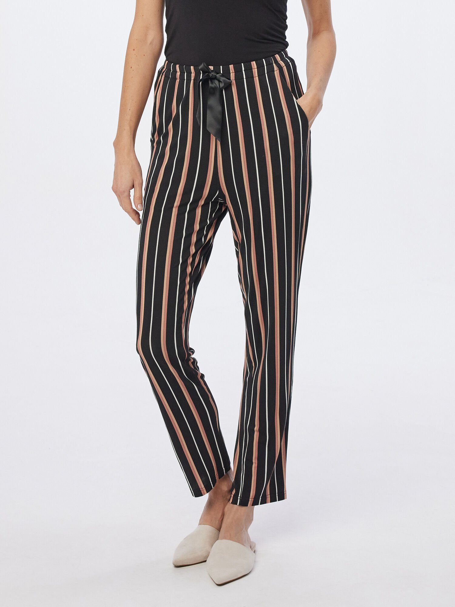 Sarah Kern Loungehose Relaxhose figurumspielend mit raffiniertem Bindeelement