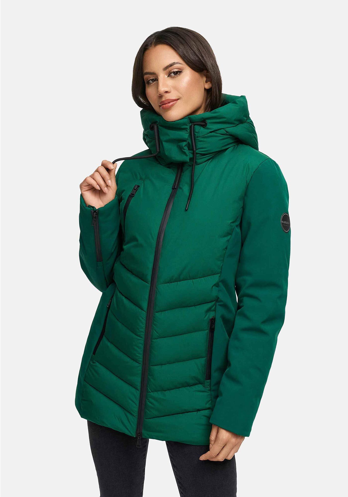 Marikoo Winterjacke Tivaa mit abnehmbarer Kapuze und figurbetonter Passform
