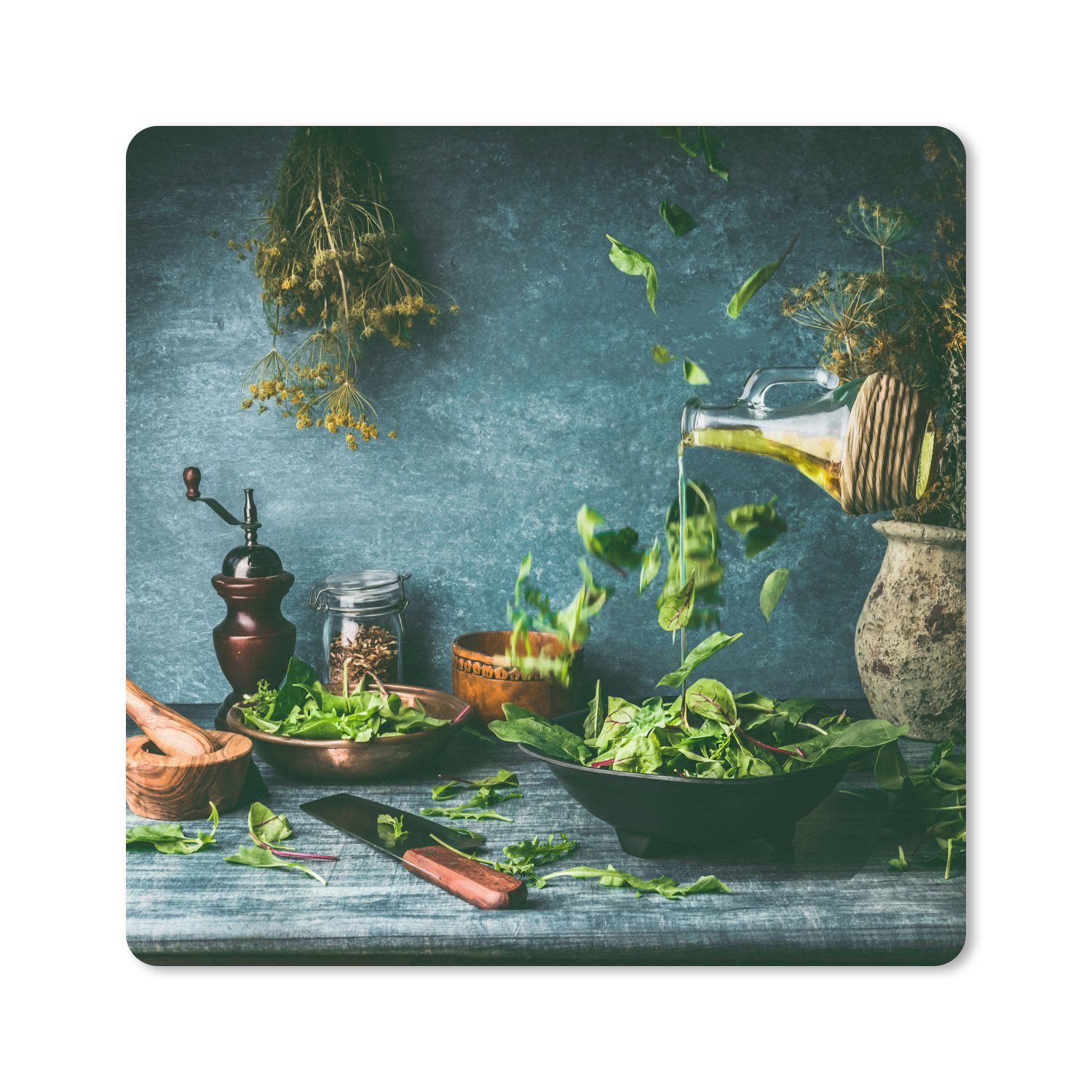 MuchoWow Gaming Mauspad Grüner Salat mit Olivenöl auf dem Küchentisch (1-St), Gaming, Rutschfester Unterseite, Mausunterlage, 60x60 cm, XXL, Großes