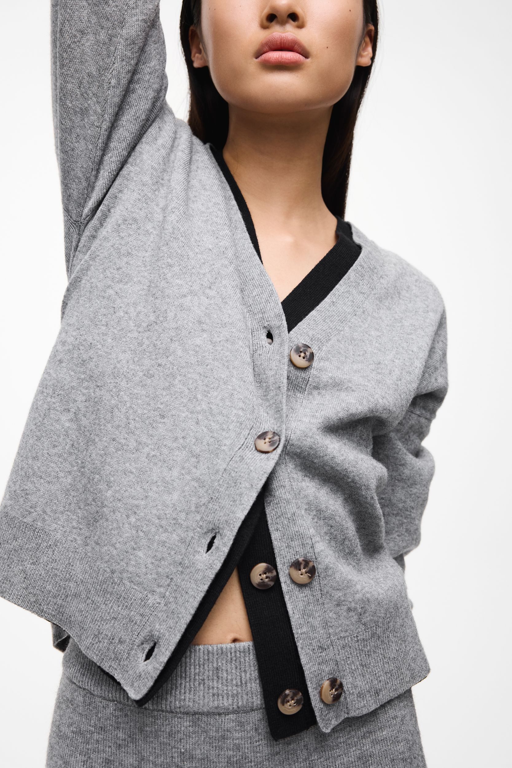 Vila Cardigan Gemütliches Strickdesign mit Knopfleiste günstig online kaufen