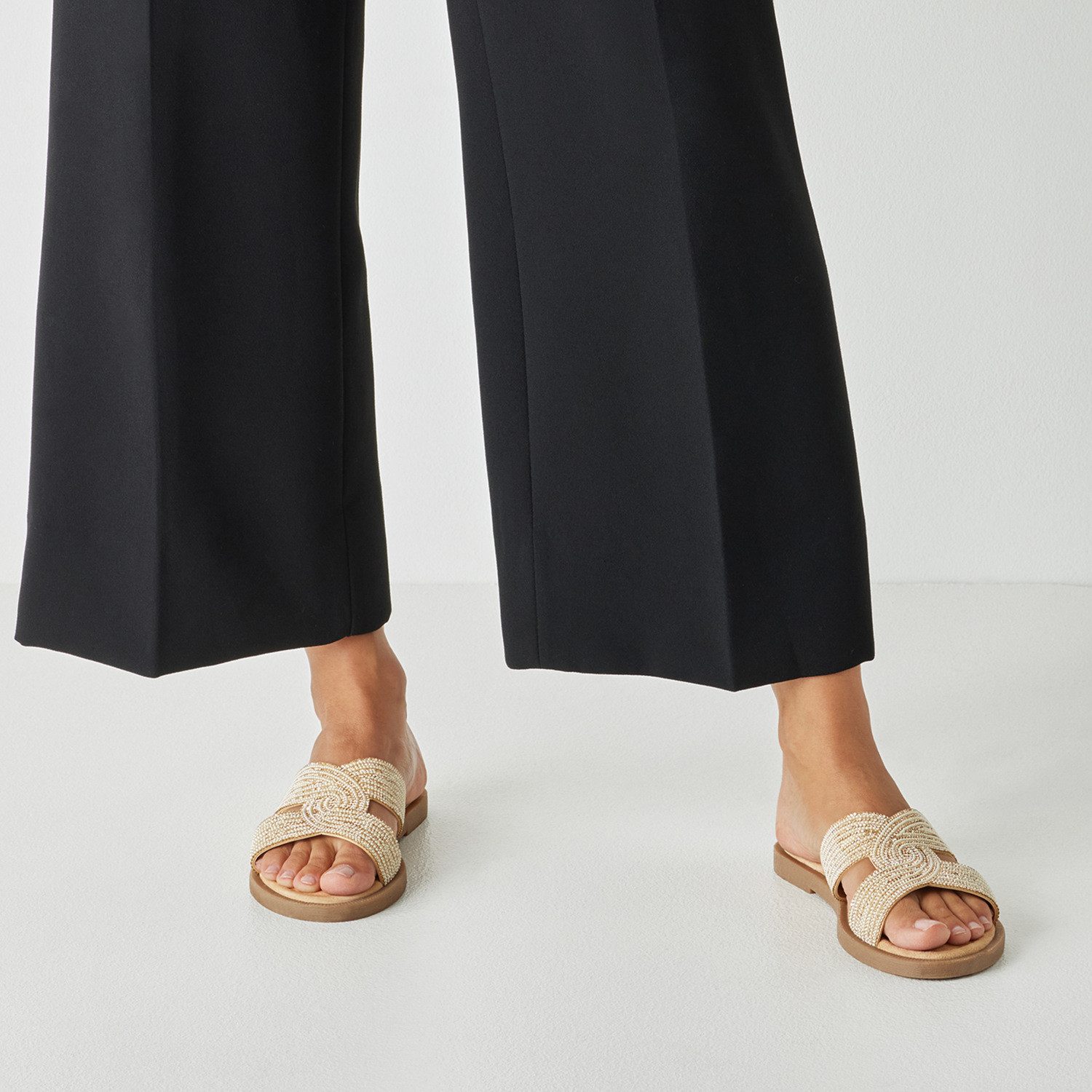 Tamaris Pantolette Sommerschuh, Schlupfschuh, Flats mit Schmucksteine