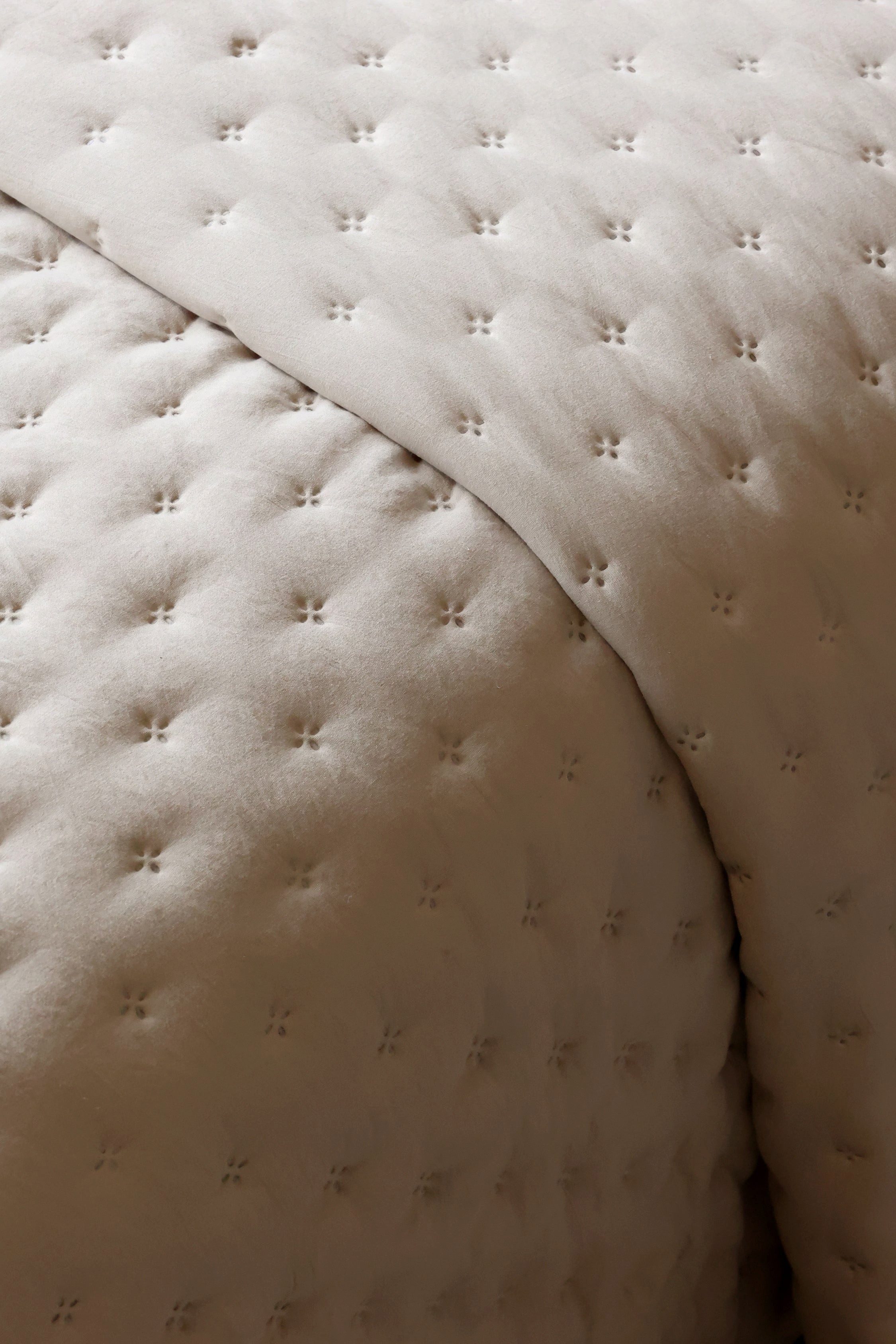 Chic Antique Bettüberwurf Chic Antique Aix Soft Bettdecke in Beige