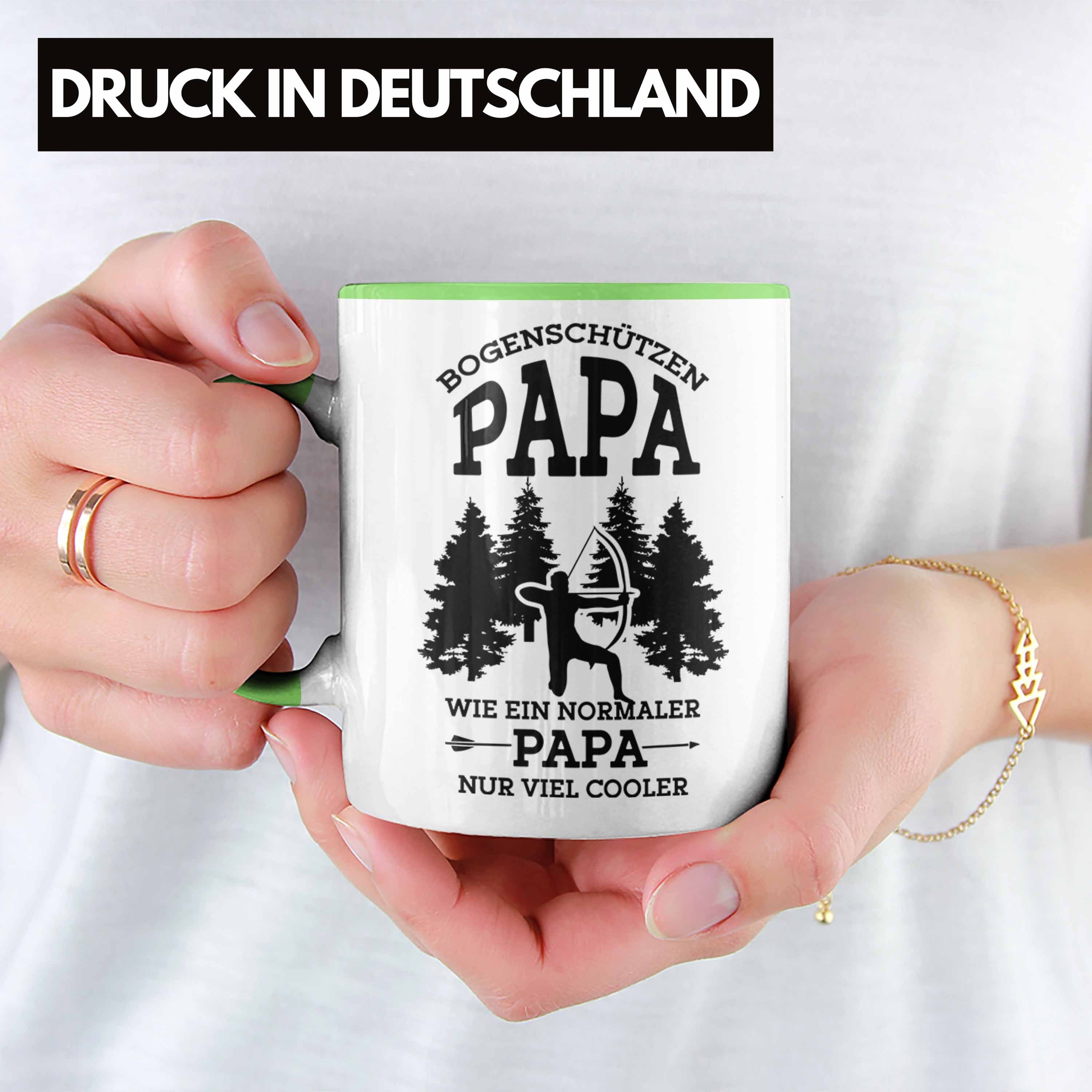 Trendation Tasse Grün Lustige Geschenkidee Papa Vatert Bogenschießen Tasse Bogenschütze für