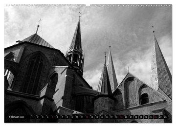 CALVENDO Wandkalender Lübeck - Eine Reise in schwarz-weiß - Oliver Peters (Premium, hochwertiger DIN A2 Wandkalender 2023, Kunstdruck in Hochglanz)