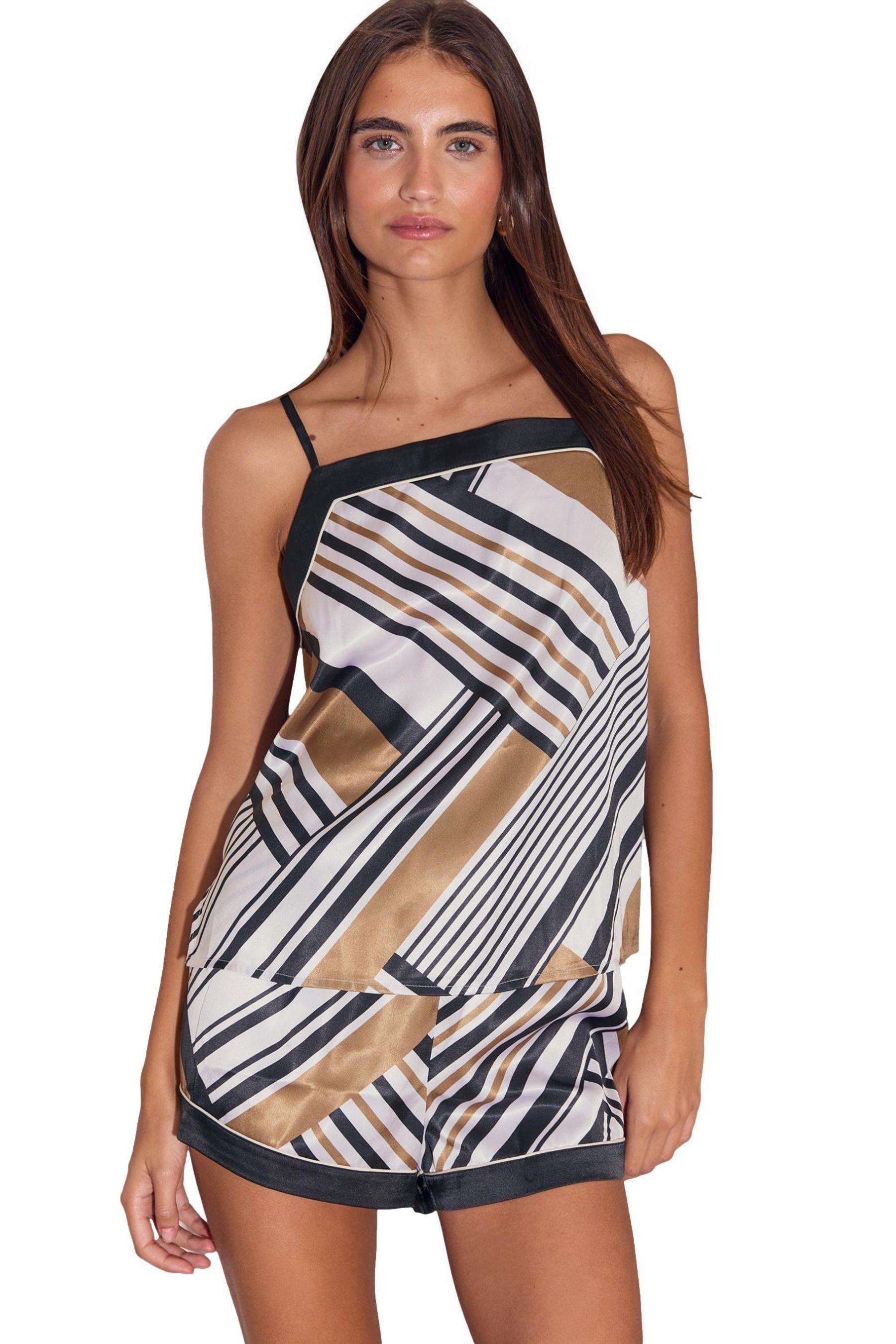 LIPSY Pyjama Lipsy Satin-Schlafanzug mit Trägerhemd und Shorts (2 tlg)