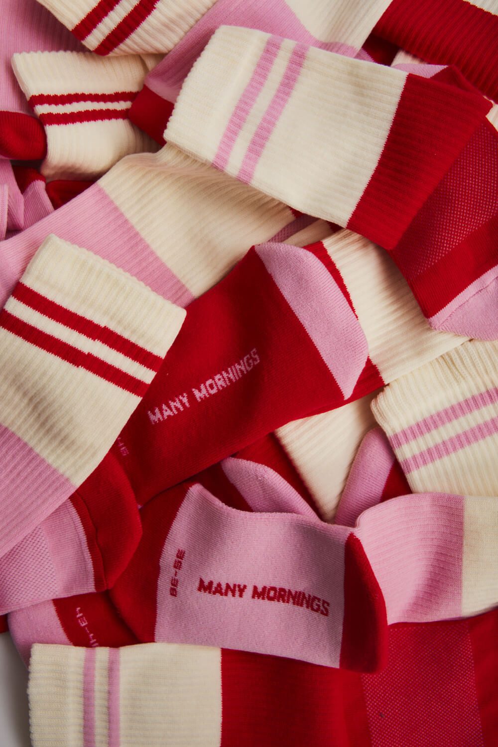 Many Mornings Sportsocken Many Mornings Sport Red Romance (1 Paar, 1-Paar, 1 Paar) immer ein dismatching Paar