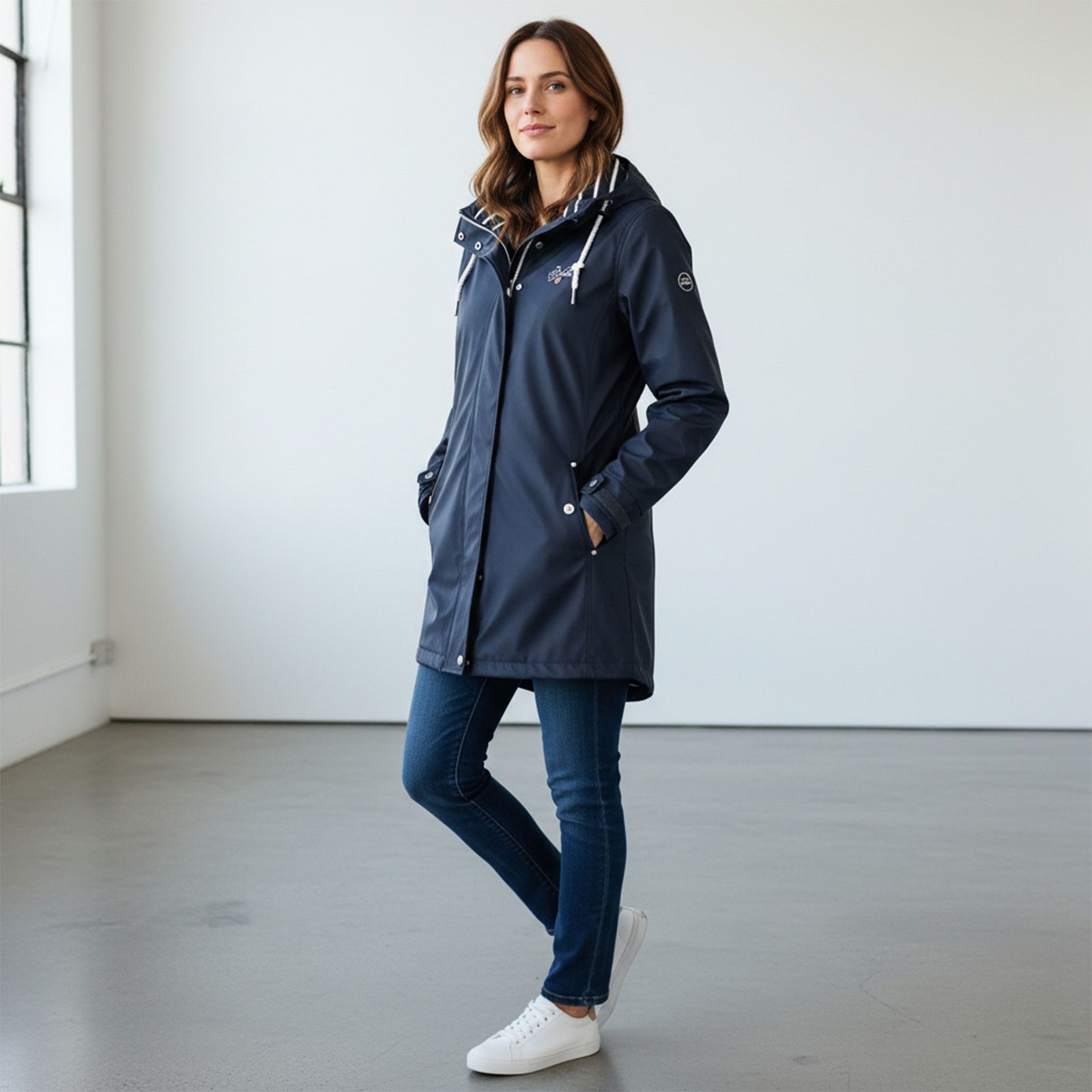 Dry Fashion Regenjacke Kiel Damen Regenmantel - Outdoor-Jacke Parka Wasserdicht & Winddicht Verschweißte Nähte, Kapuze verstellbar, abgedeckter Reißverschluss