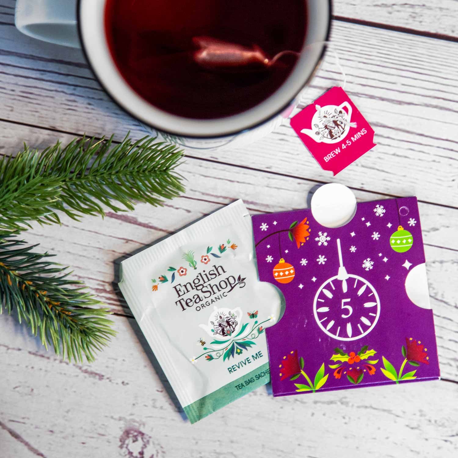 English Tea Shop Tee Adventskalender "Christmas Countdown" grün, BIO, 25 Teebeutel, Verschiedene Geschmacksrichtungen. Ideal zum Durchprobieren. – Bild 4 von 5