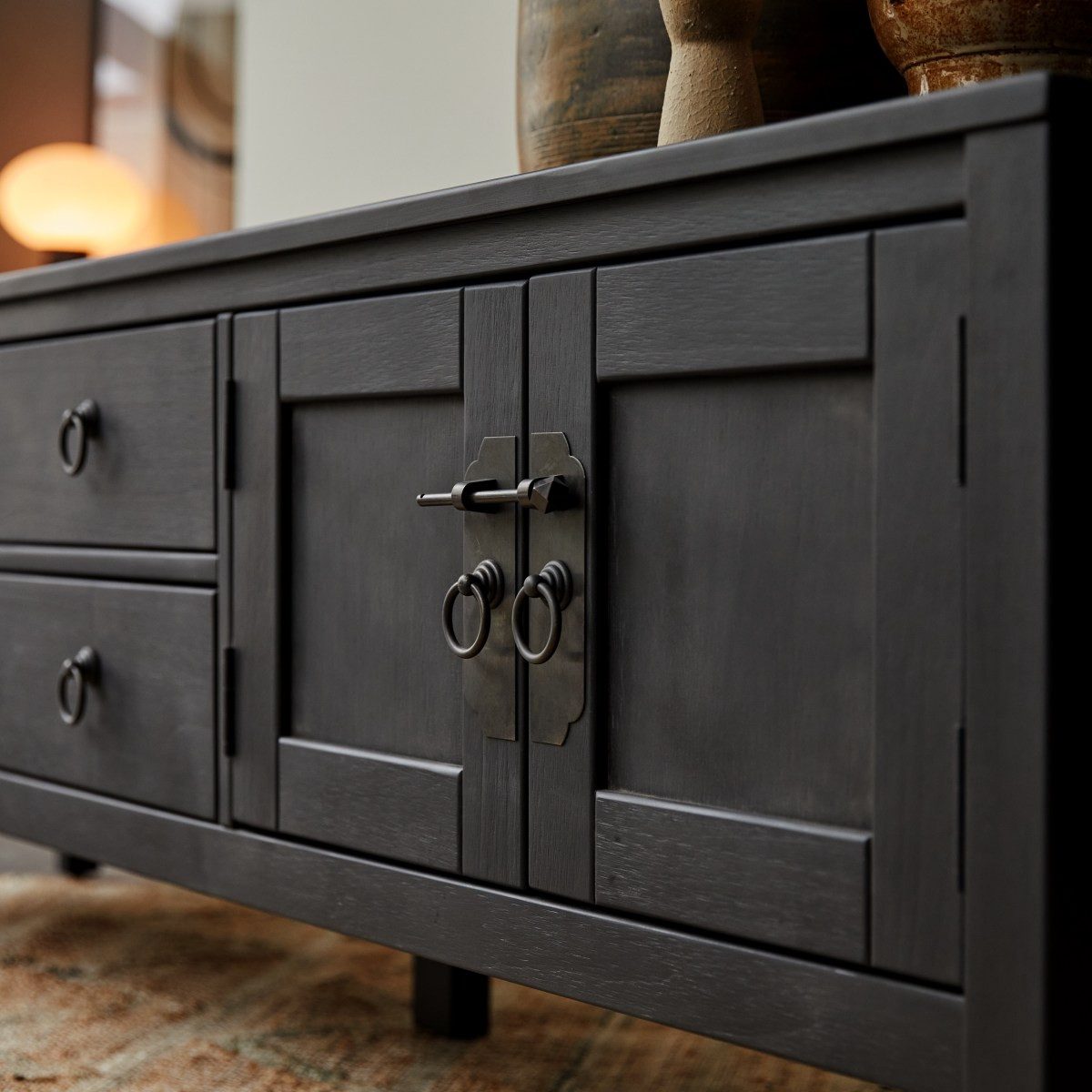 Tikamoon TV-Schrank Thaki black - TV-Schrank aus massiver Kiefer 170