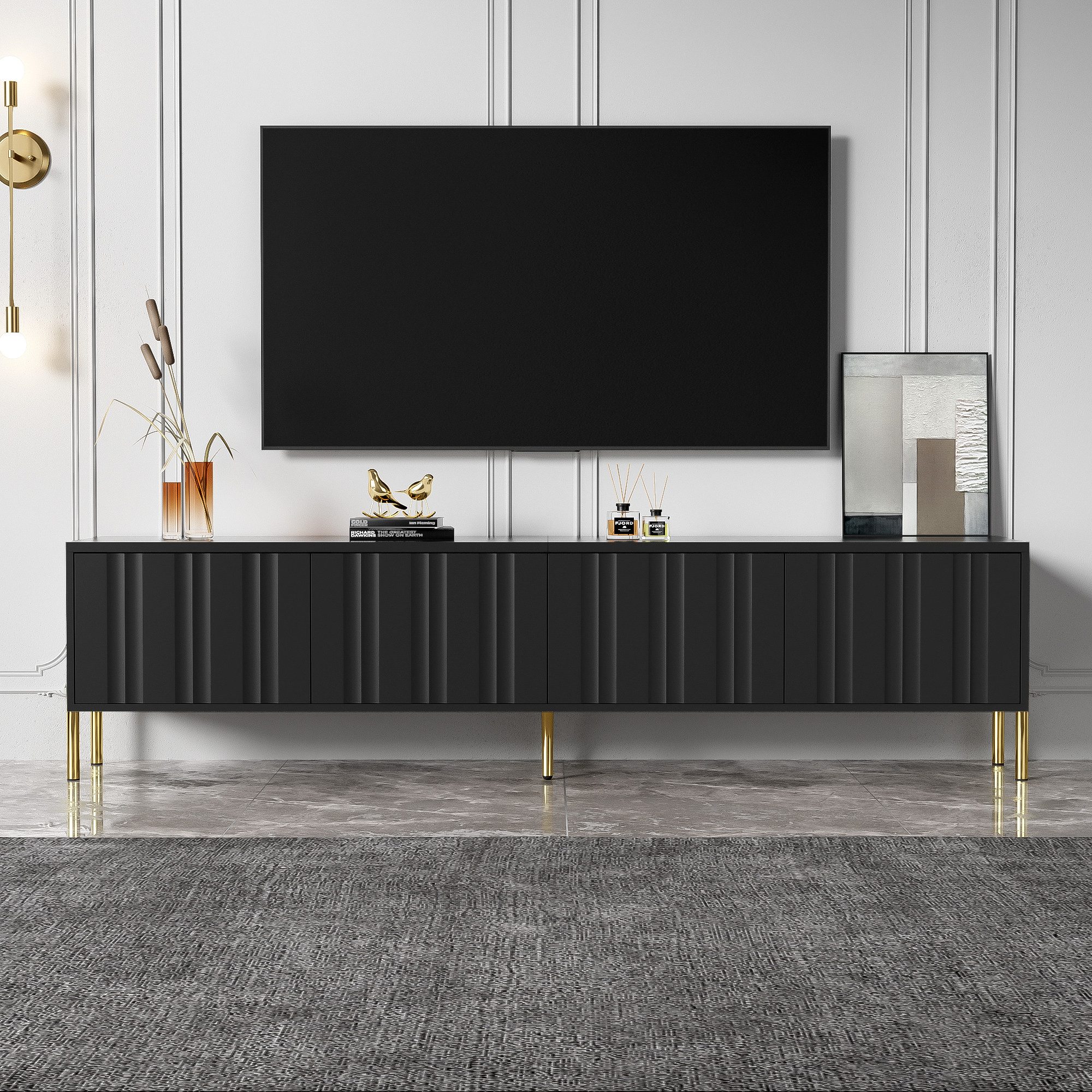 KLAM HOME Lowboard Modernes Lowboard Mit Gerilltem Türdesign Und Goldenen Beinen (190cm TV-Schrank Mit Gedämpften Scharnieren Und Großzügigem Stauraum), Elegantes Fernsehmöbel In Weiß Für Saugroboterfreundliche Reinigung