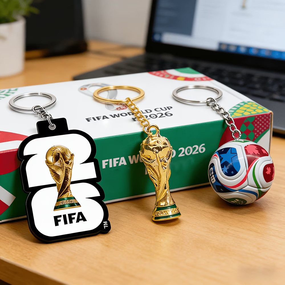Stelby Schlüsselanhänger Schlüsselanhänger 3er Set Weltmeisterschaft Trophäe, Fußball & Logo (3-tlg., 3 Schlüsselanhänger), Fan-Set für Rucksack & Schlüssel – Geschenk für Fußballfans