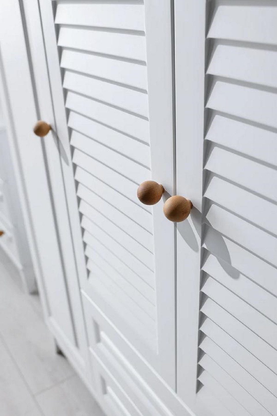 JVmoebel Kleiderschrank Weißer Hochglanz-Kleiderschrank für Kinderzimmer mit Stauraum (1-St., Kleiderschrank) Made in Europa