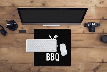 MuchoWow Gaming Mauspad Alles, was du brauchst, ist BBQ' - Sprichwörter - Zitate (1-St), Mousepad mit Rutschfester Unterseite, Gaming, 40x40 cm, XXL, Großes