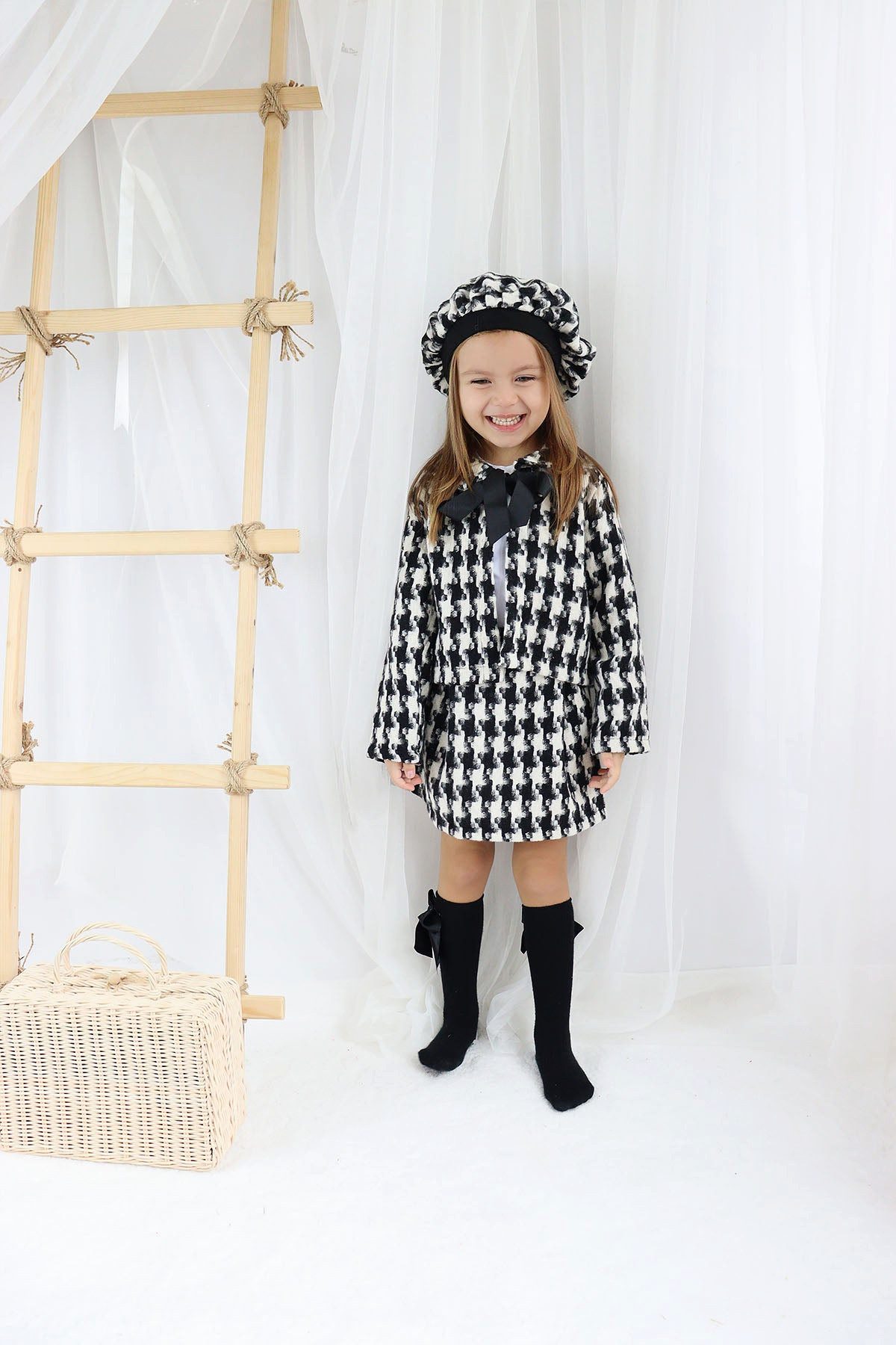 Parla Kids Shirt & Rock Blazer, Kleid und Mütze in schwarz - weiß Hahnentritt-Muster (3-tlg., Rock, Blazer und Mütze)