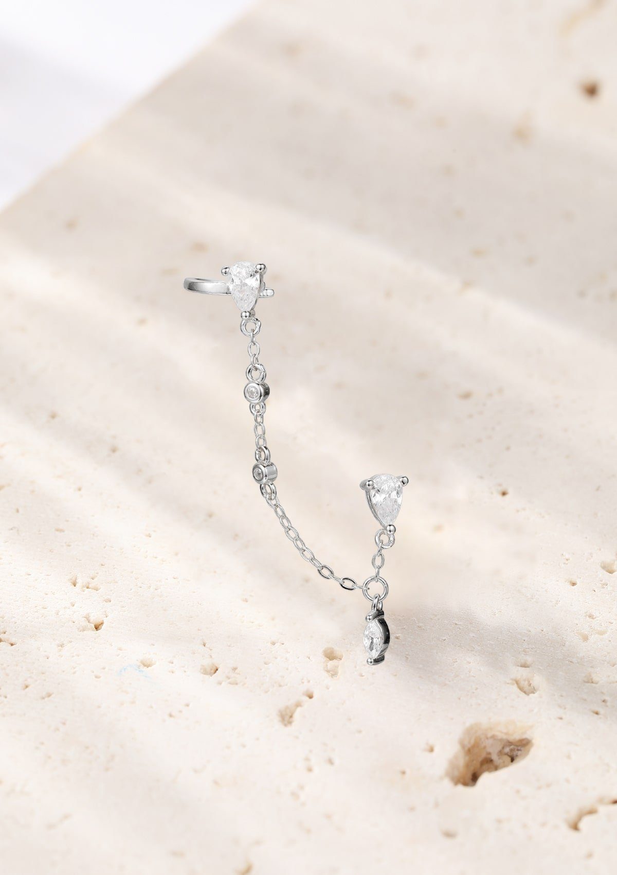 Hey Happiness Single-Ohrstecker Tropfen Zirkonia, Kettchen Ohrring Damen Silber 925, Ketten Ohrhänger, Ohrklemme Kristalle hängend, Vergoldet 18K