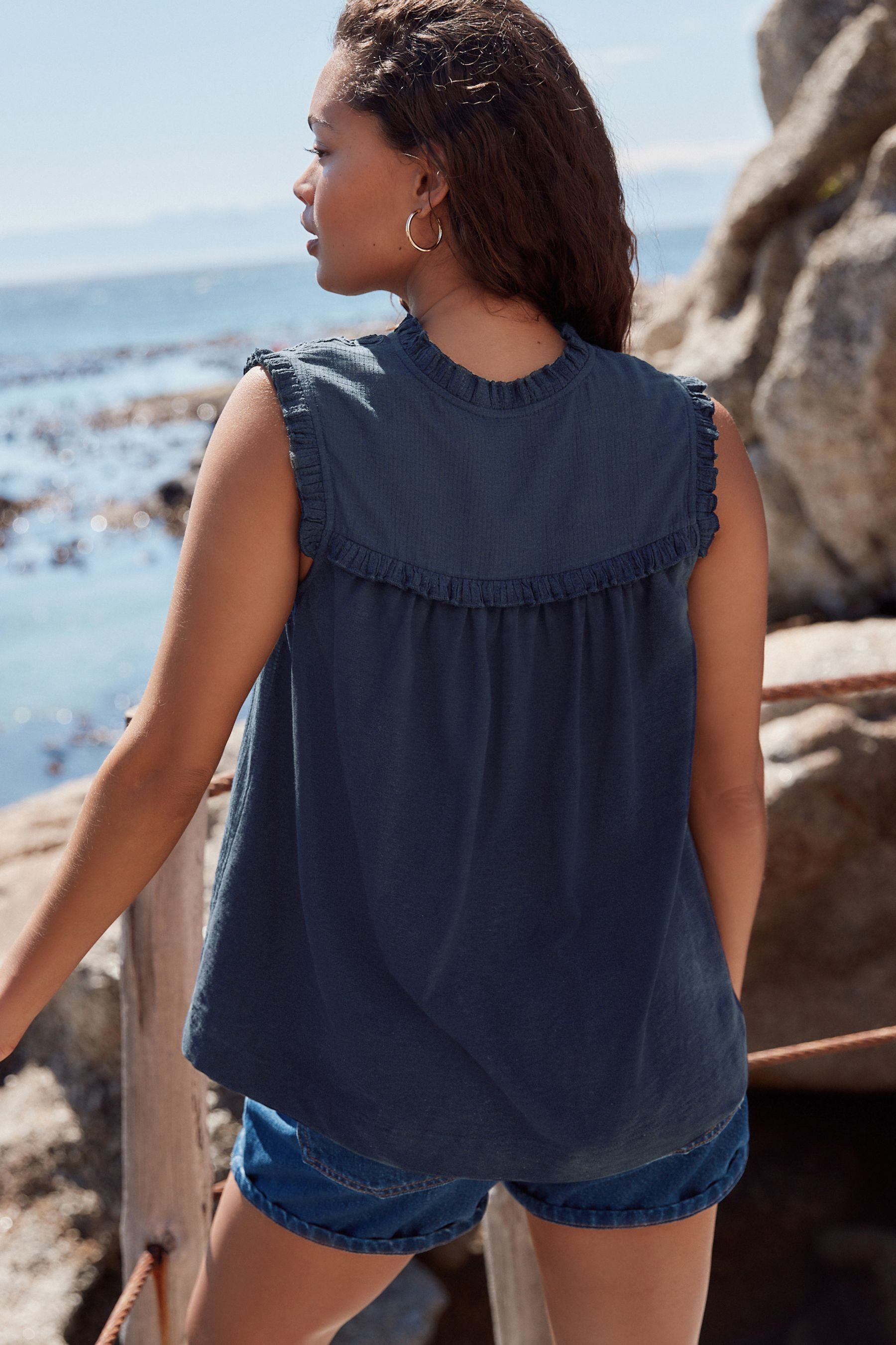 Next Rüschenbluse Ärmelloses Oberteil mit Stickerei günstig online kaufen