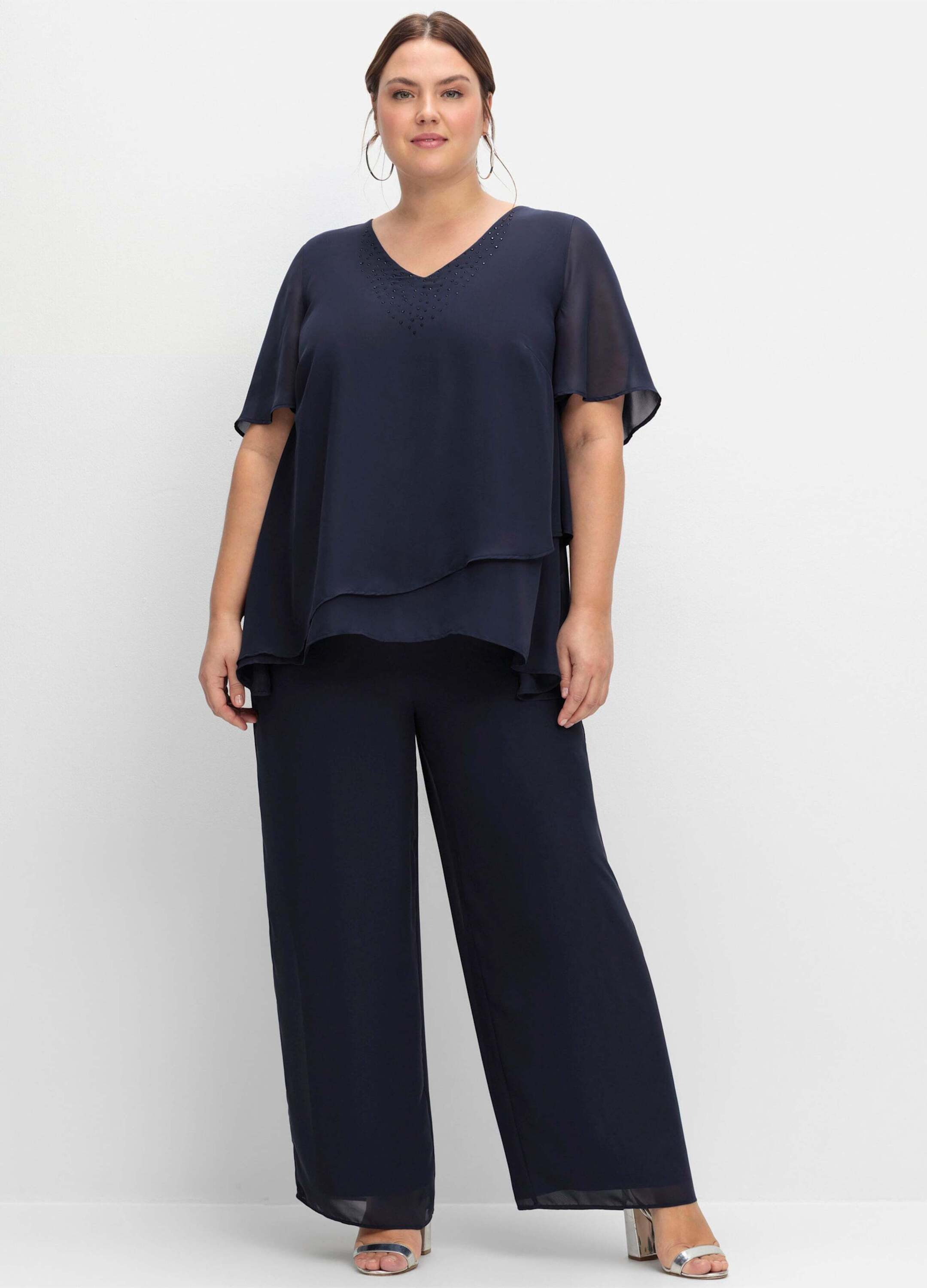 Sheego Jumpsuit Overall Kurzarm Innenbeinlänge ca. 76 cm
