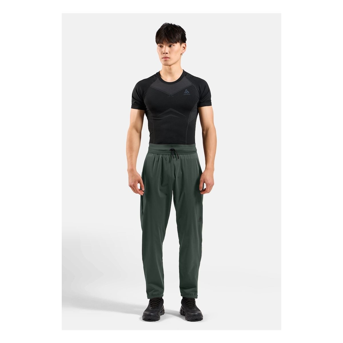 Odlo Outdoorhose Zeroweight Warm Leichte, winddichte und warme Sporthose für Herren mit praktischen