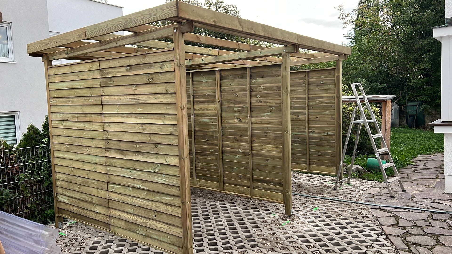 Belladoor Gartenhaus Gerätehaus Helsinki 9 mm kesseldruckimprägniert, BxT: 408x254 cm, Anbaudach, 9 mm Wandstärke, Doppeltür mit Kunstglas-Einsätzen, Kess...