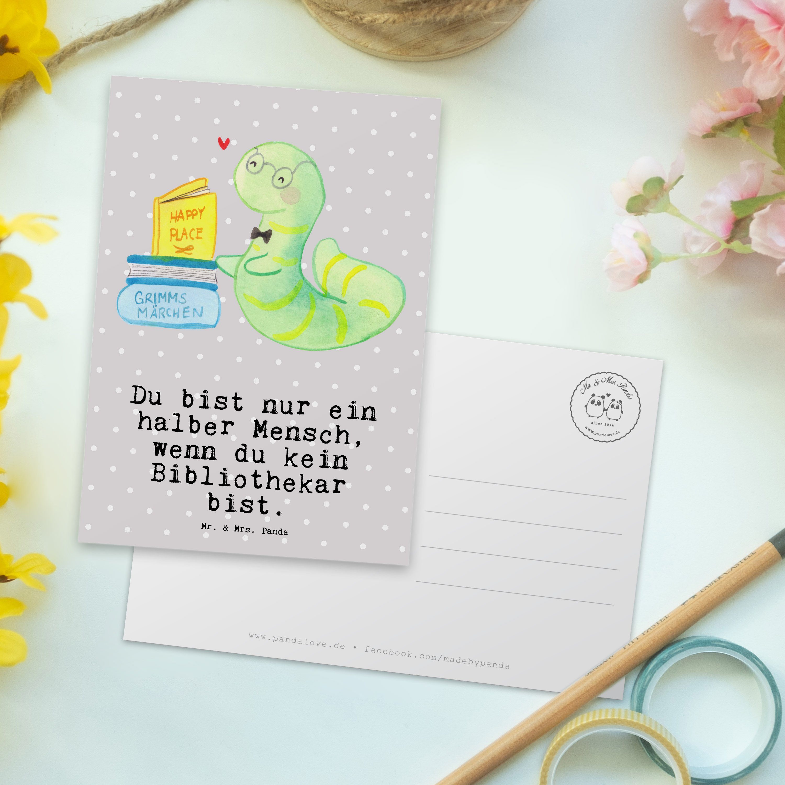 Mr. & Mrs. Panda - Pastell Geschenk - Bücherwurm, Grau Geschenk, Bibliothekar Postkarte Herz mit