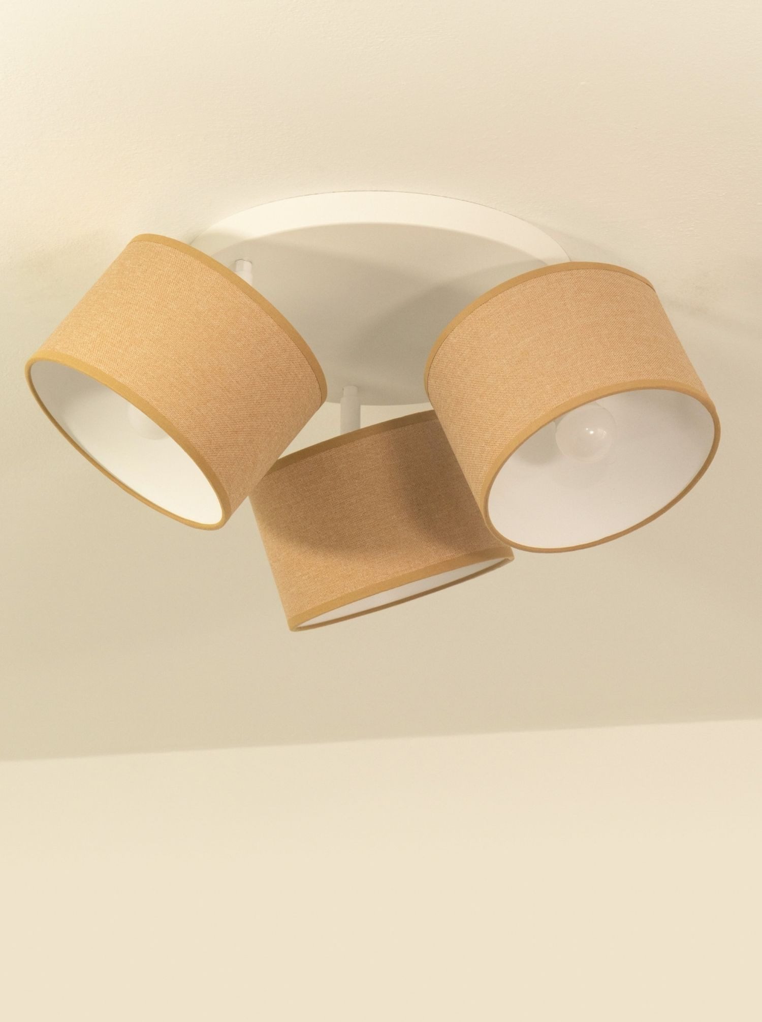 Licht-Erlebnisse Deckenstrahler AROS, ohne Leuchtmittel, Metall Stoff E27 verstellbar 45 cm breit Weiß Dunkelsand 3-flammig