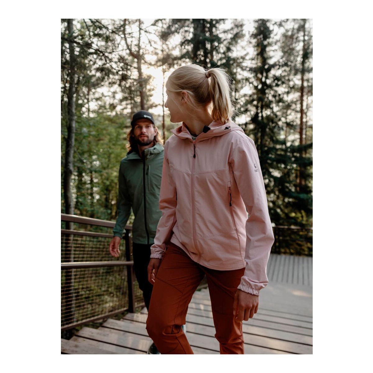 HALTI Outdoorjacke Pallas Evo W Hooded X-stretch Jacket Optimaler Komfort und Stil für Outdoor-Aktivitäten.