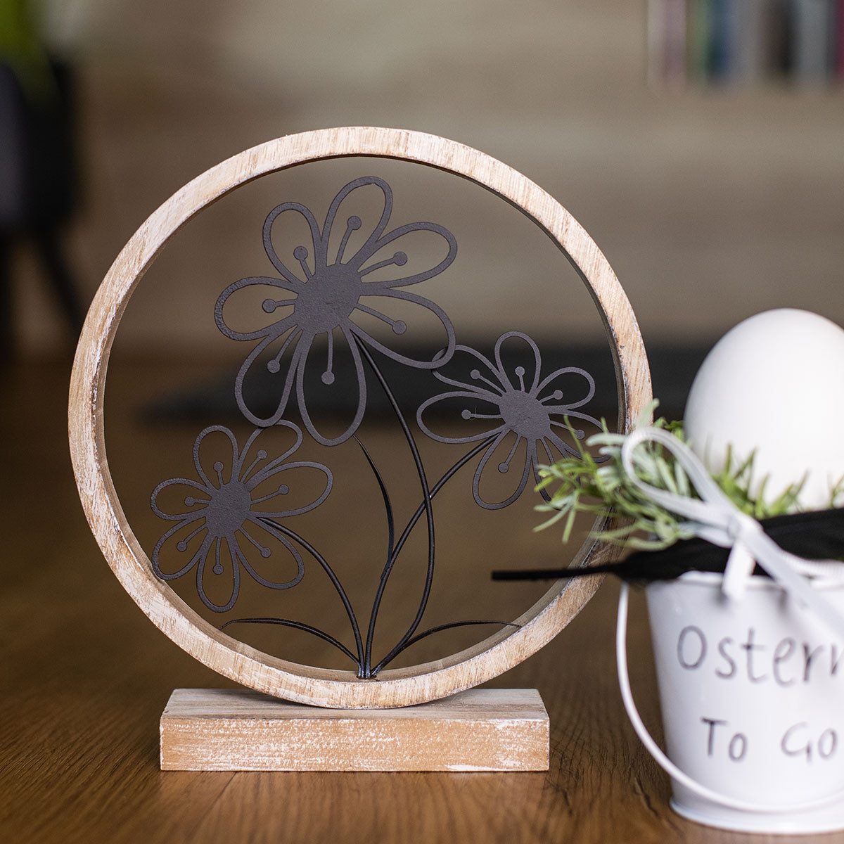Viana Osterfigur Metallblumen Tischdeko Holzring Frühlingsdeko Naturoptik H günstig online kaufen