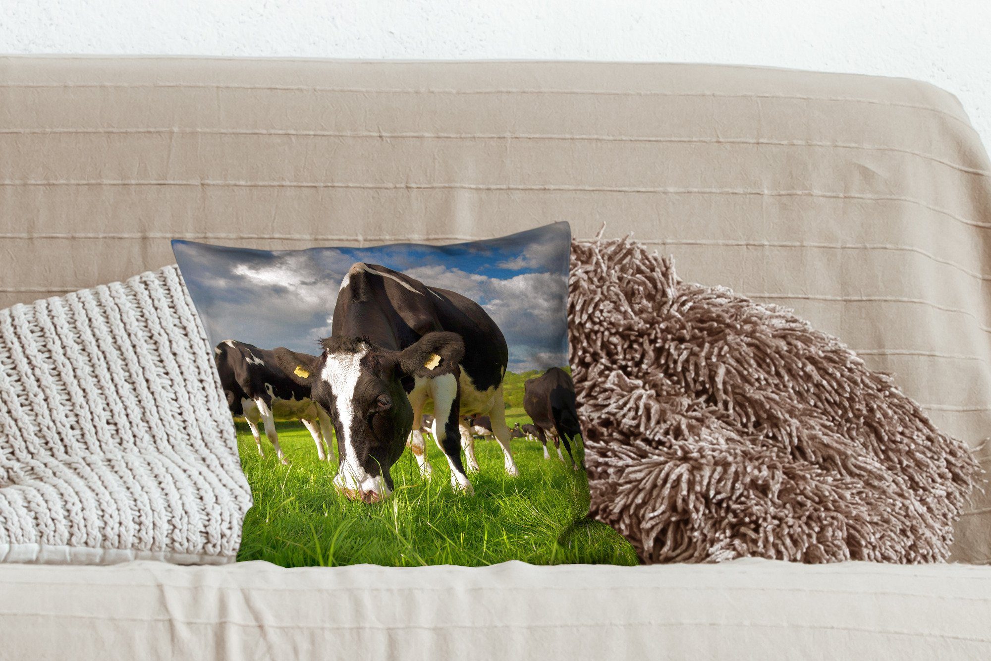 mit - Bauernhof, Dekokissen - MuchoWow Kühe Schlafzimmer, für Tiere Gras Sofakissen Zierkissen - - Wohzimmer, Wiese Deko, Füllung