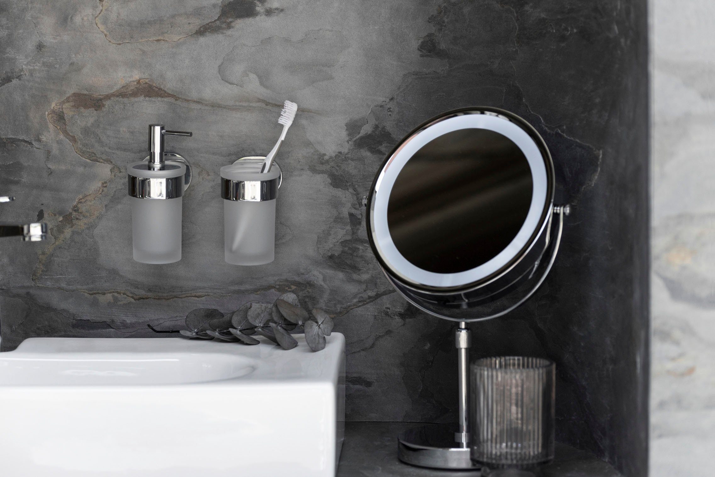 WENKO Zahnputzbecher UV-Loc® Maribor, befestigen ohne Bohren mit innovativem Klebesystem