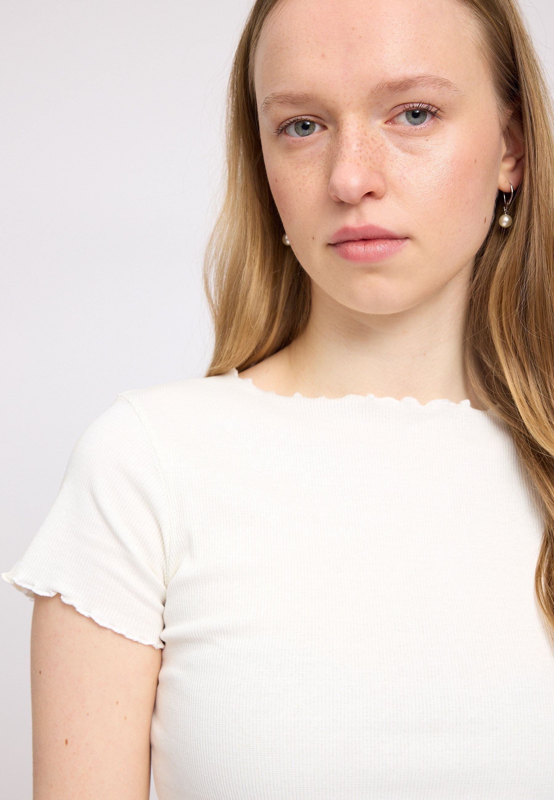 MAZINE T-Shirt Babylock Hems