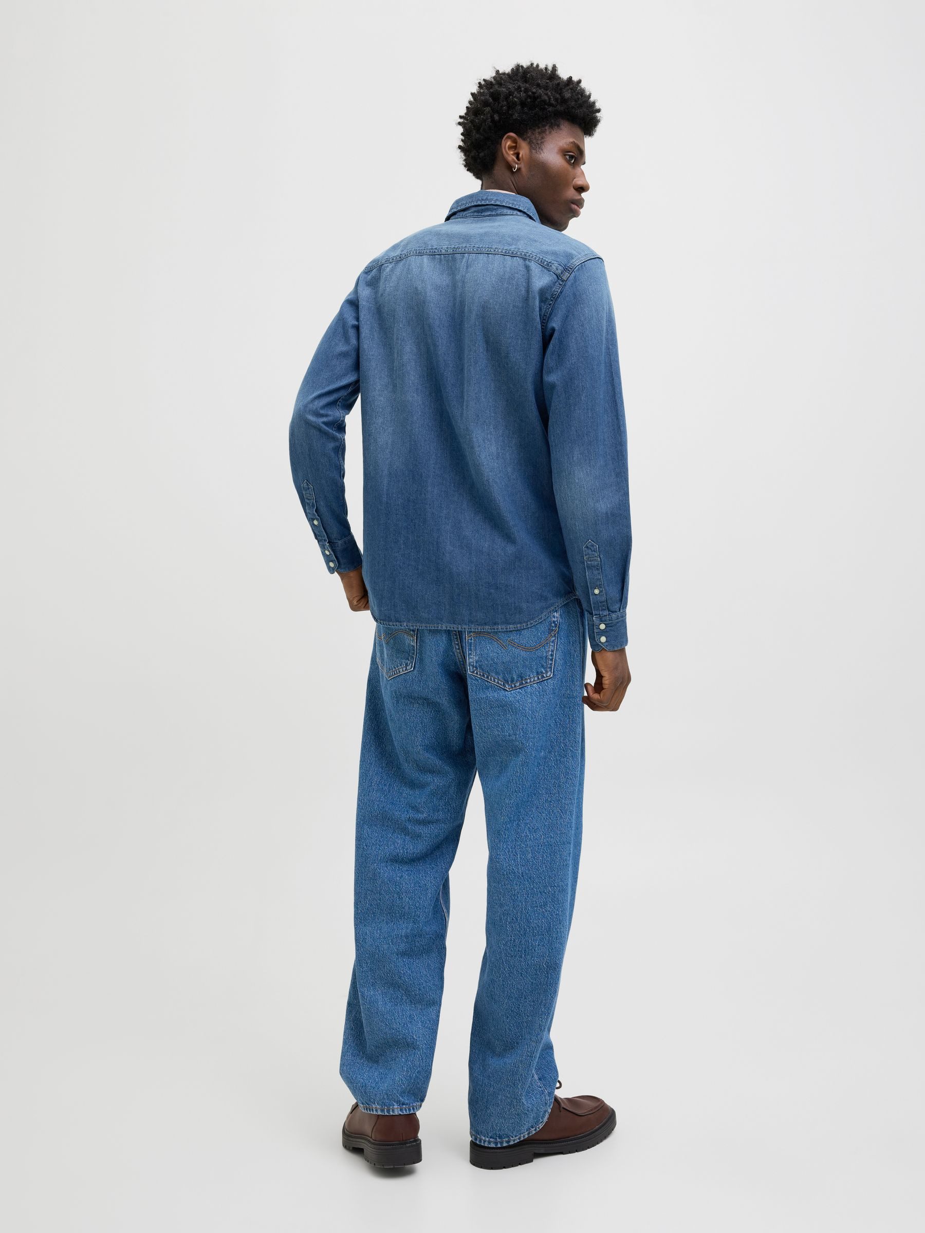Jack & Jones Langarmhemd Zeitloser Denimlook Langarm Kentkragen Brusttaschen (1-tlg) JJESHERIDAN SHIRT L/S NOOS
