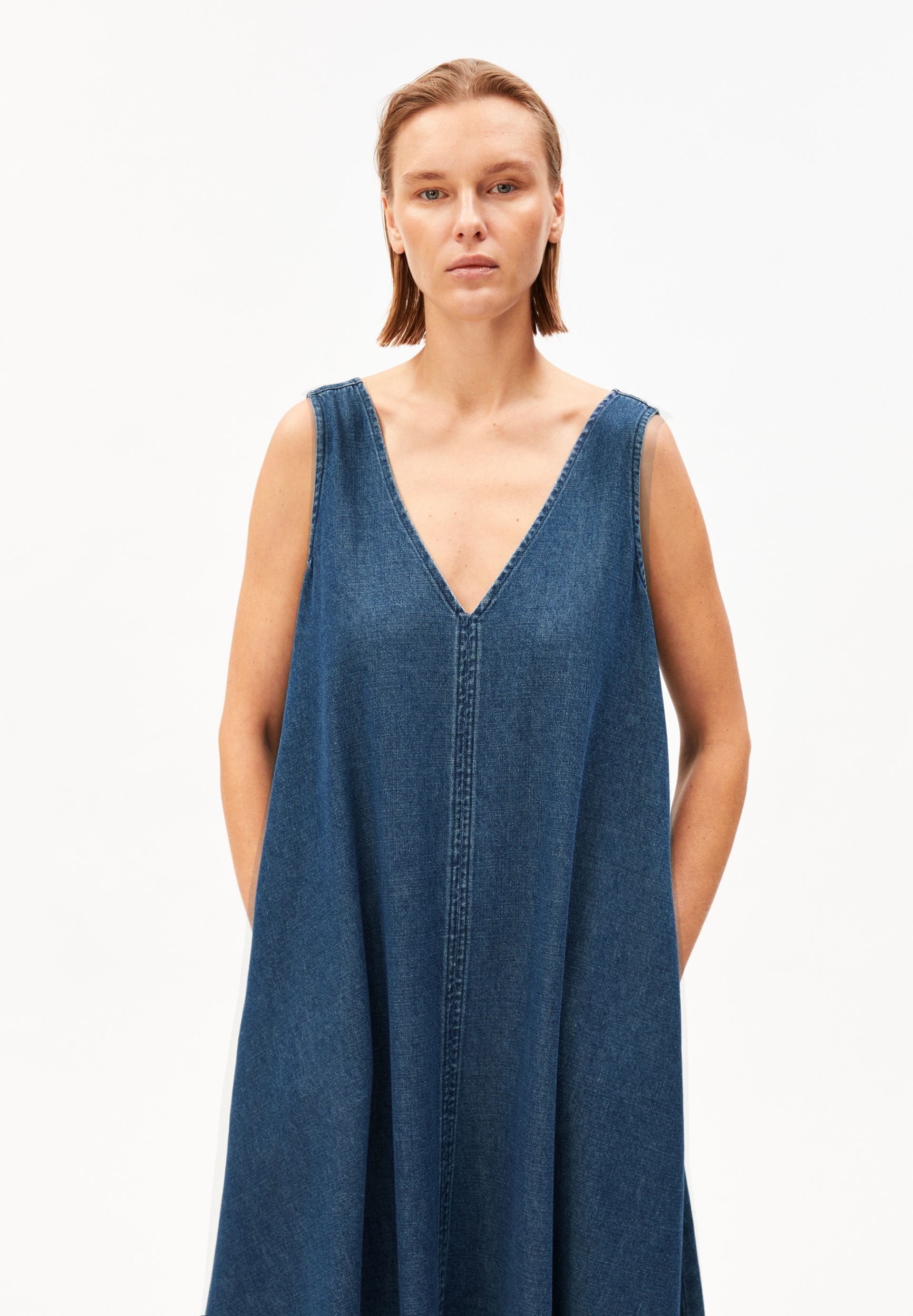 Armedangels Jeanskleid DENIM V-NECK Bio-Baumwoll Mix V-Ausschnitt günstig online kaufen