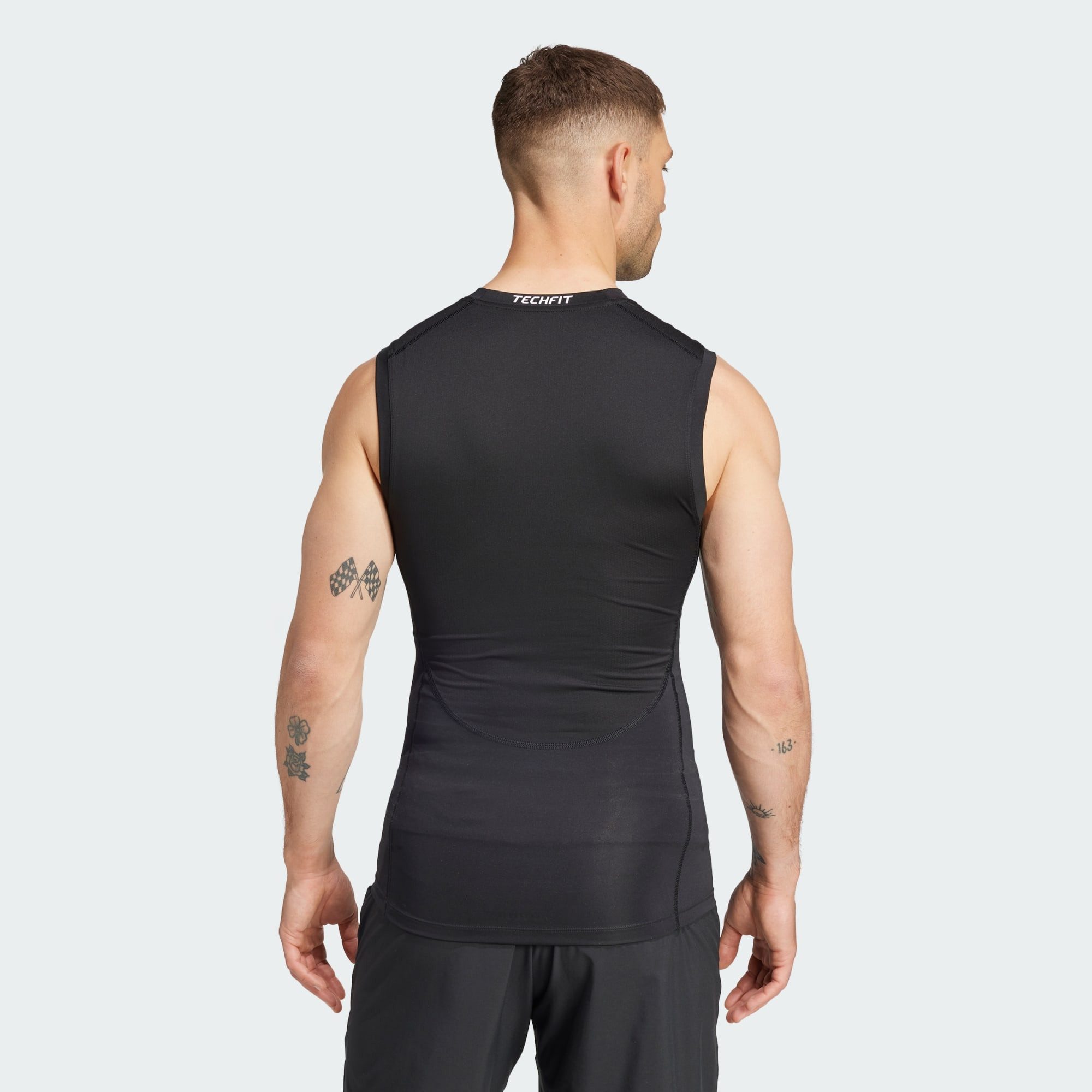 adidas Performance Trainingsshirt TECHFIT COMPRESSION TRAINING SLEEVELESS T-SHIRT (1-tlg)