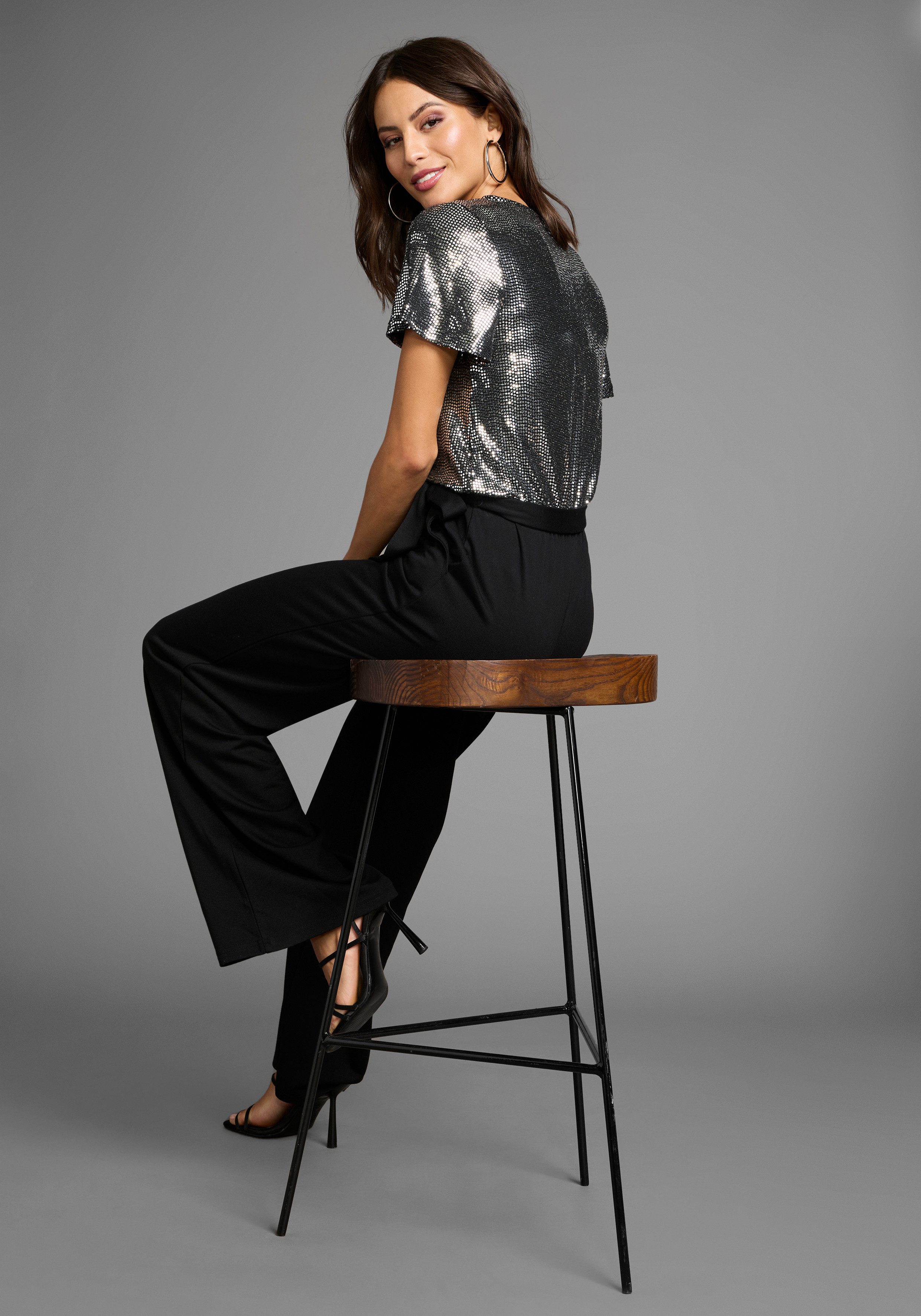 Laura Scott Jumpsuit mit Glitzereffekten und Gürtel günstig online kaufen