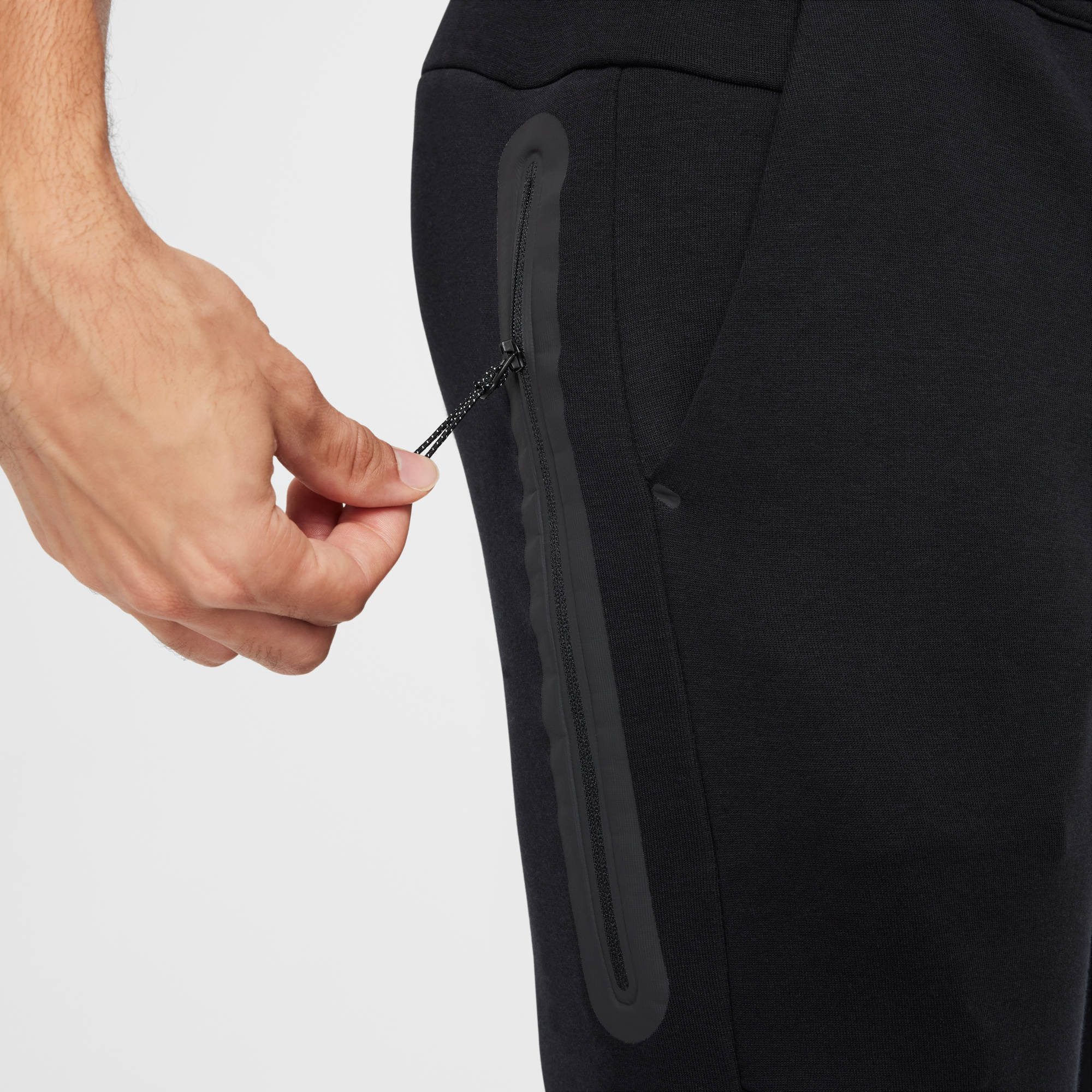 Nike Sportswear Sporthose M NK TCH FLC JGGR mit schmalem Schnitt, aus Baumwollmischung