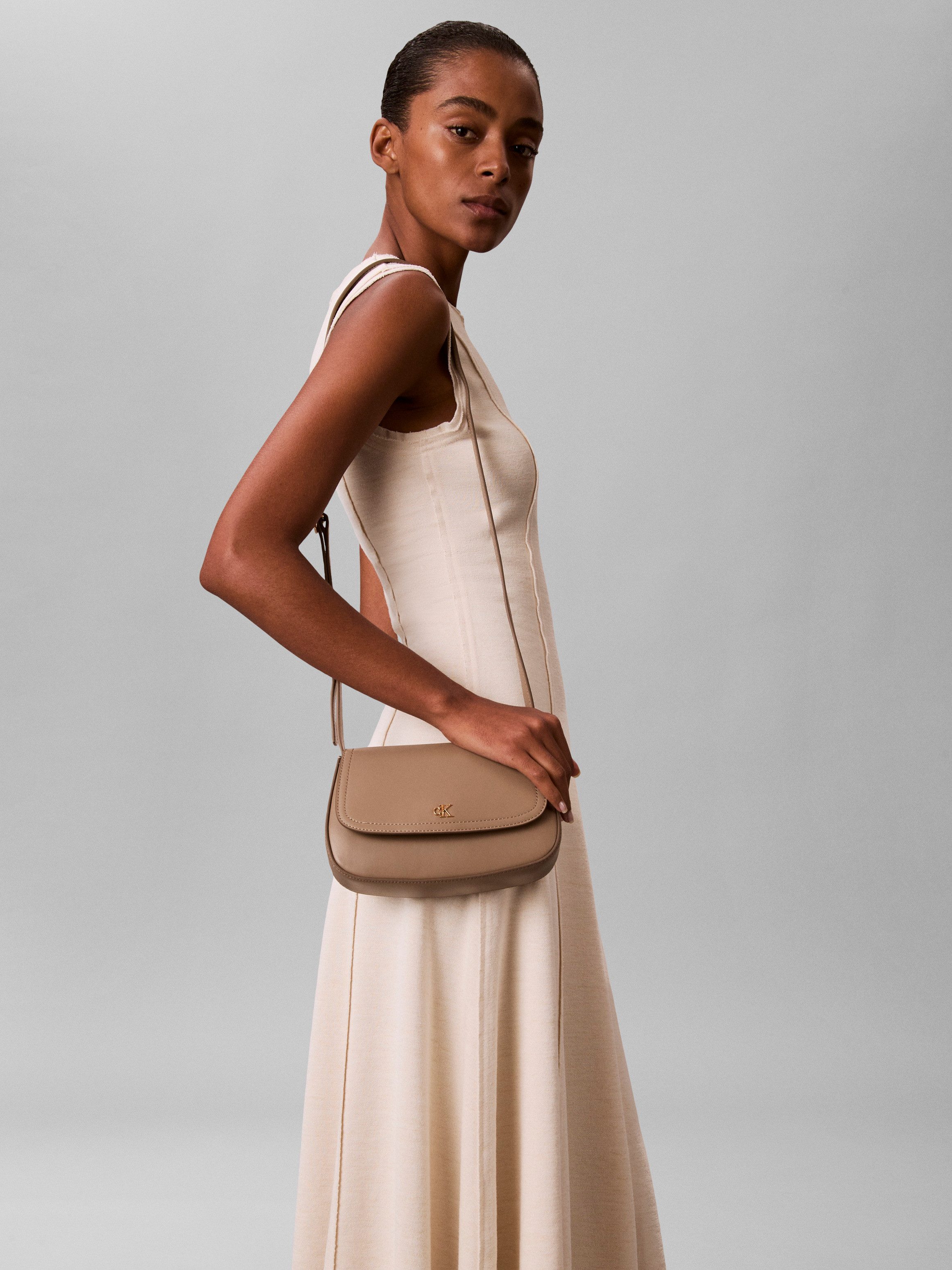 Calvin Klein Umhängetasche CK FLAP CAMERA BAG, Damen Schultertasche, Abendt günstig online kaufen