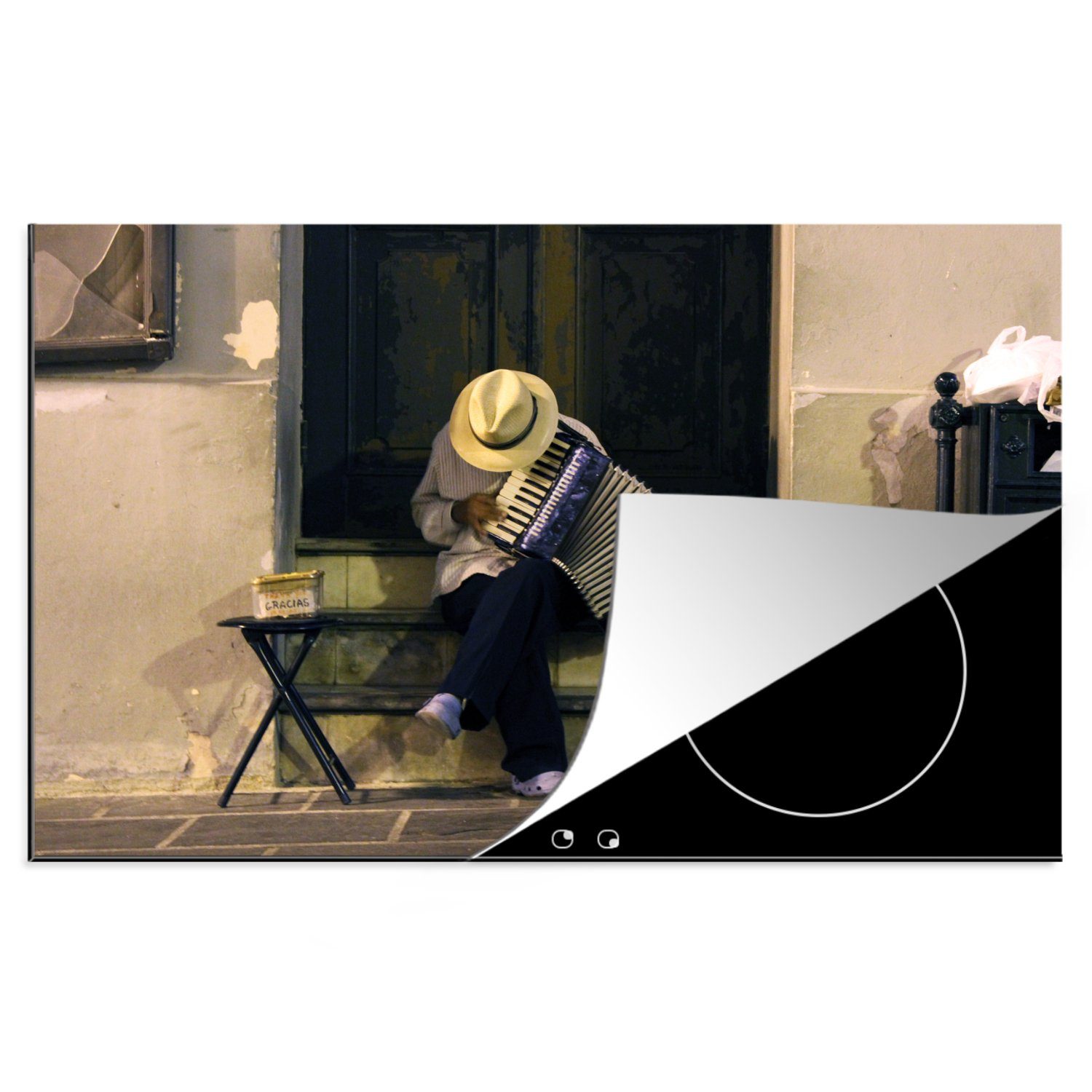 MuchoWow Herdblende-/Abdeckplatte Künstler spielt Akkordeon beim Start von Old San Juan, Vinyl, (1 tlg), 81x52 cm, Induktionskochfeld Schutz für die küche, Ceranfeldabdeckung