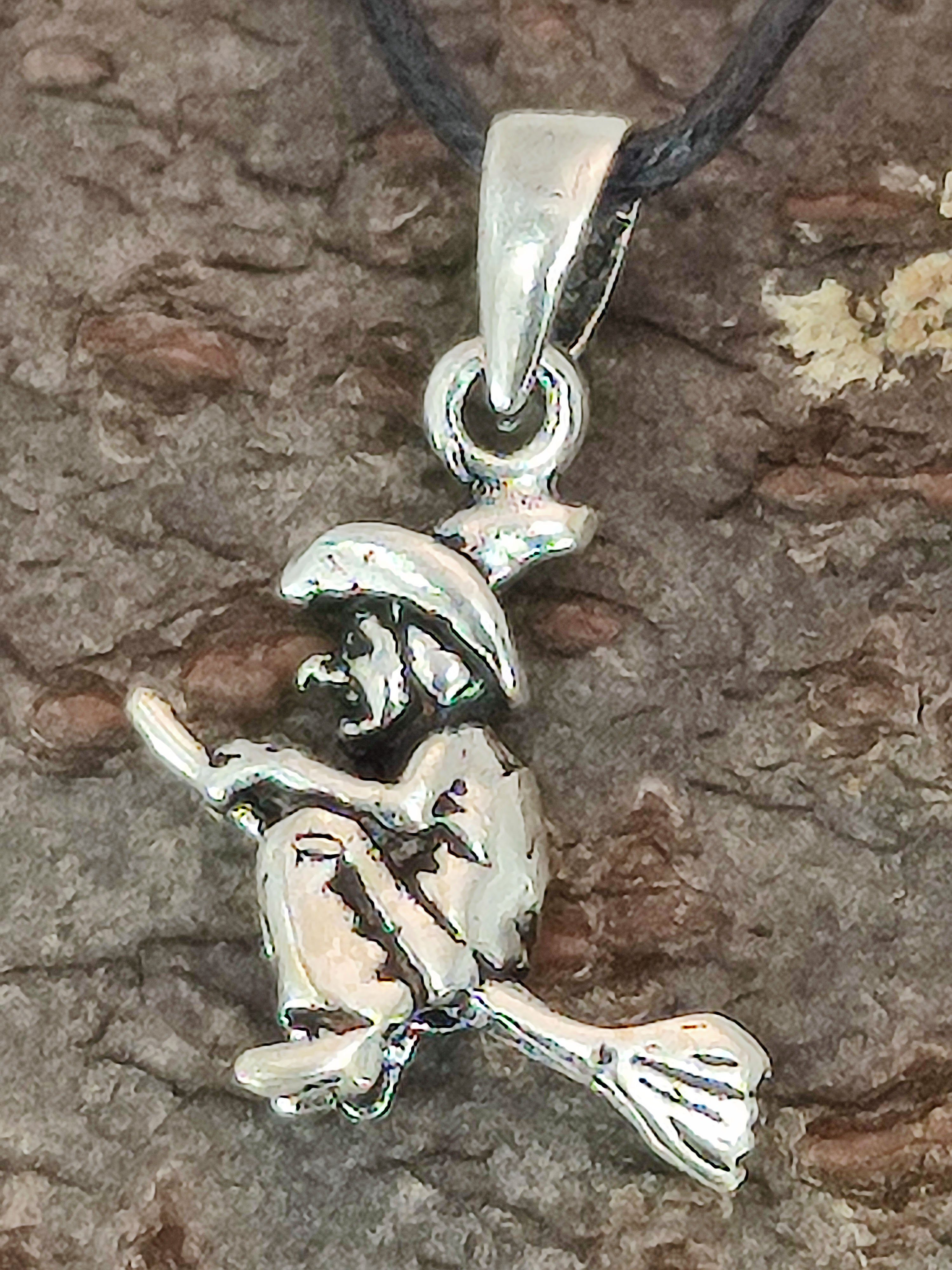 Kiss of Leather Kettenanhänger zierliche Hexe Hexen Besen Hexenbesen Anhänger Silber 925