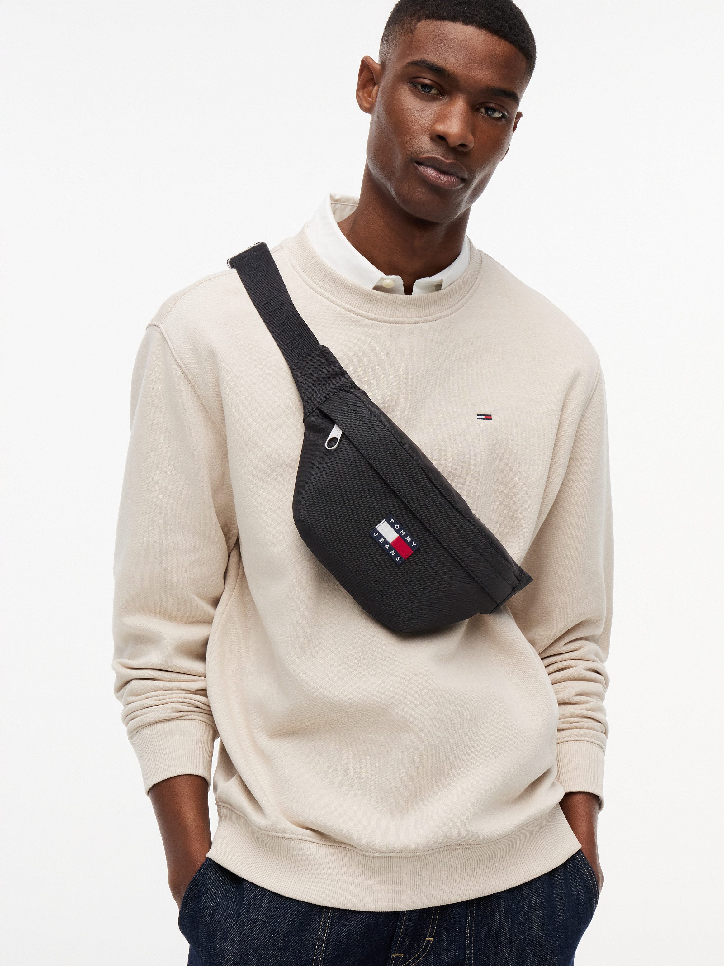 Tommy Jeans Bauchtasche TJM ESS DAILY BUMBAG, Unisex Gürteltasche, Crossbodybag, Minibag mit Logo-Aufnäher
