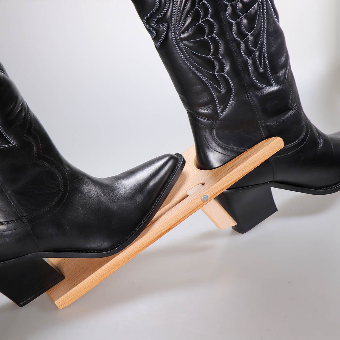 Langlauf Schuhbedarf Stiefelknecht Stiefelknecht Buchenholz platzsparend klappbar made in Germany, Made in Germany