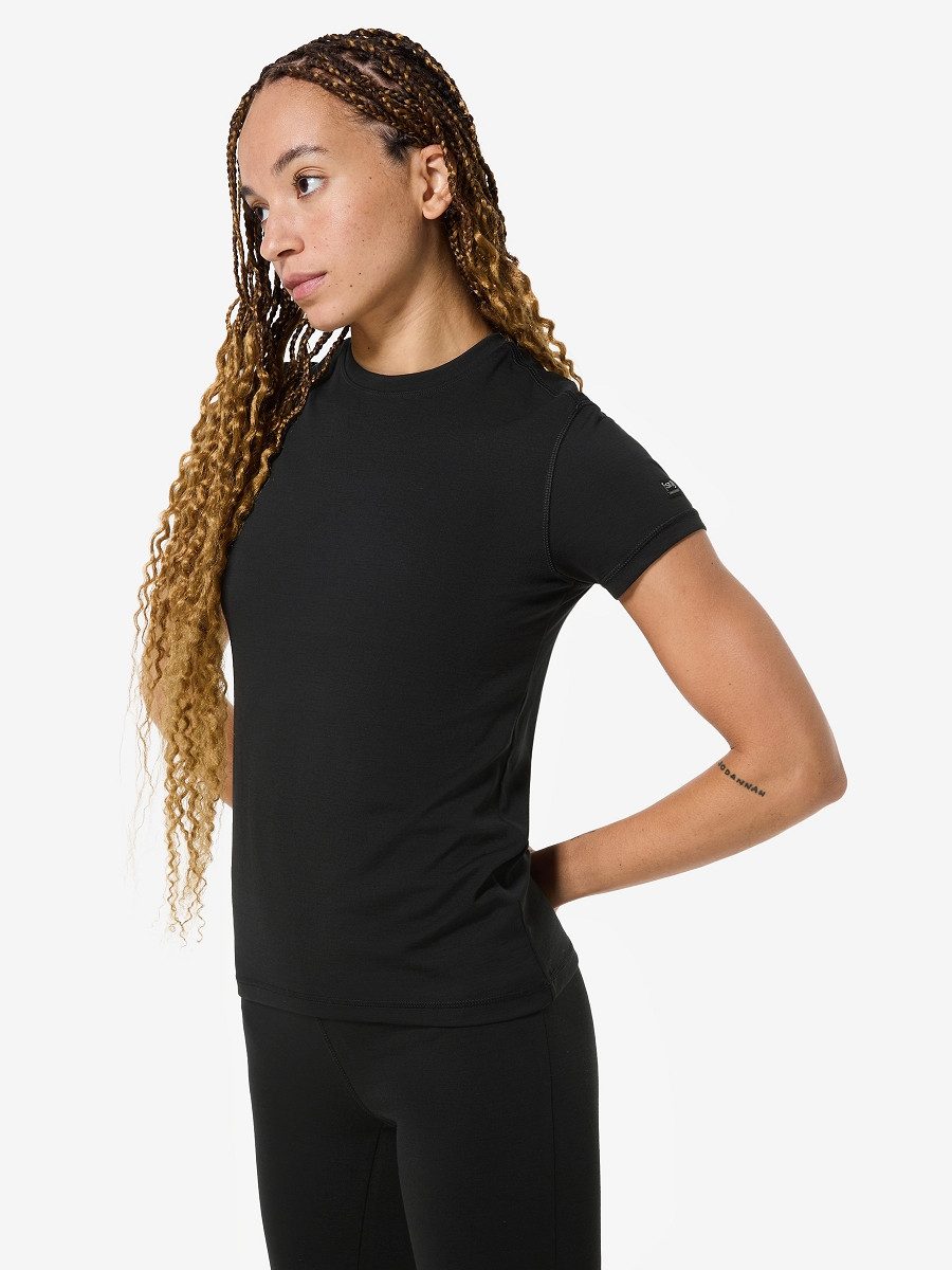 SUPER.NATURAL Funktionsshirt für Damen, Merino W LUX BASE TEE bietet luxeriöse Optik und Komfort