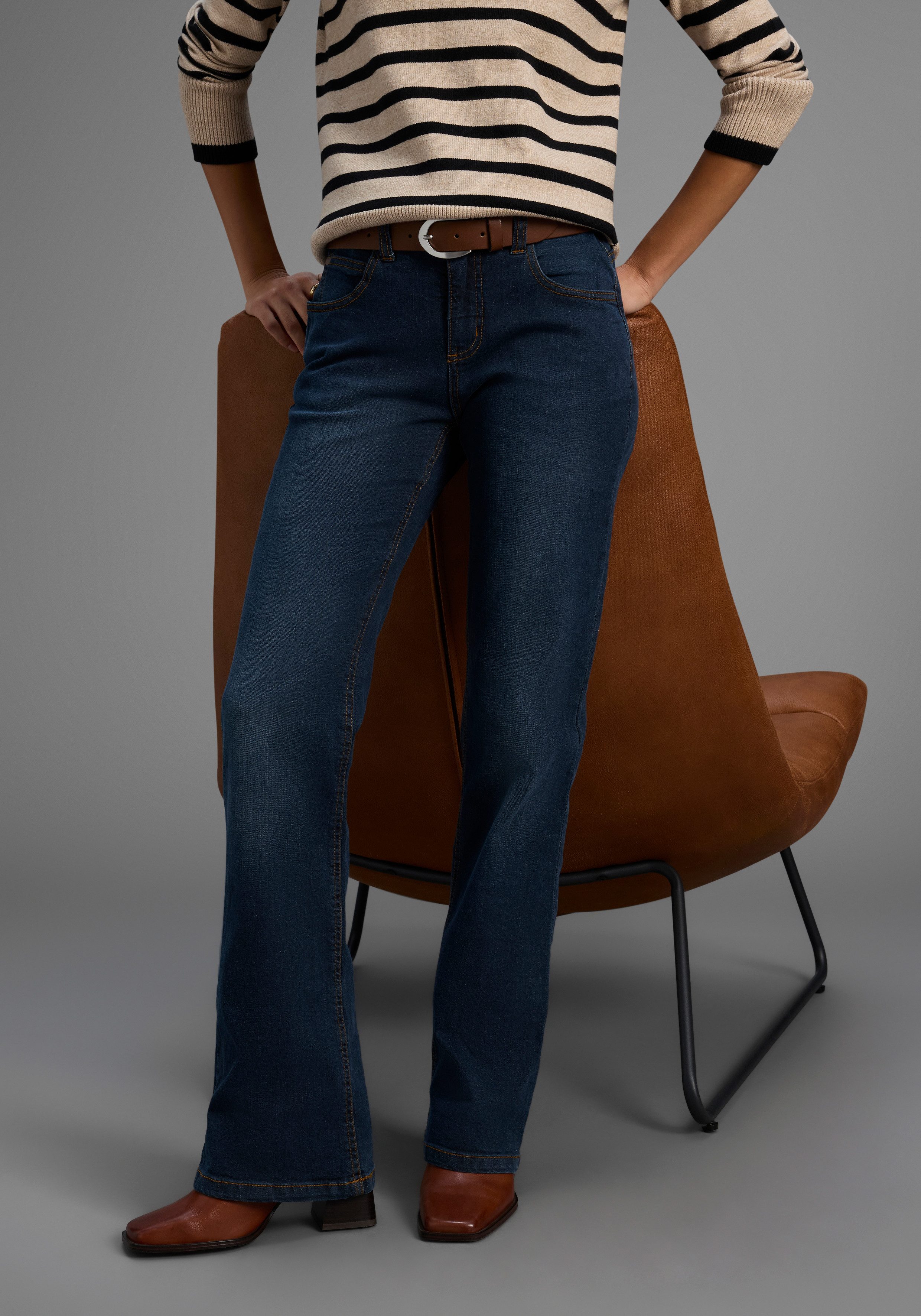 Arizona Bootcut-Jeans Bund mit seitlichem Gummizugeinsatz hohe Leibhöhe, Bootcut, mit Stretch, klassischer 5-Pocket-Style