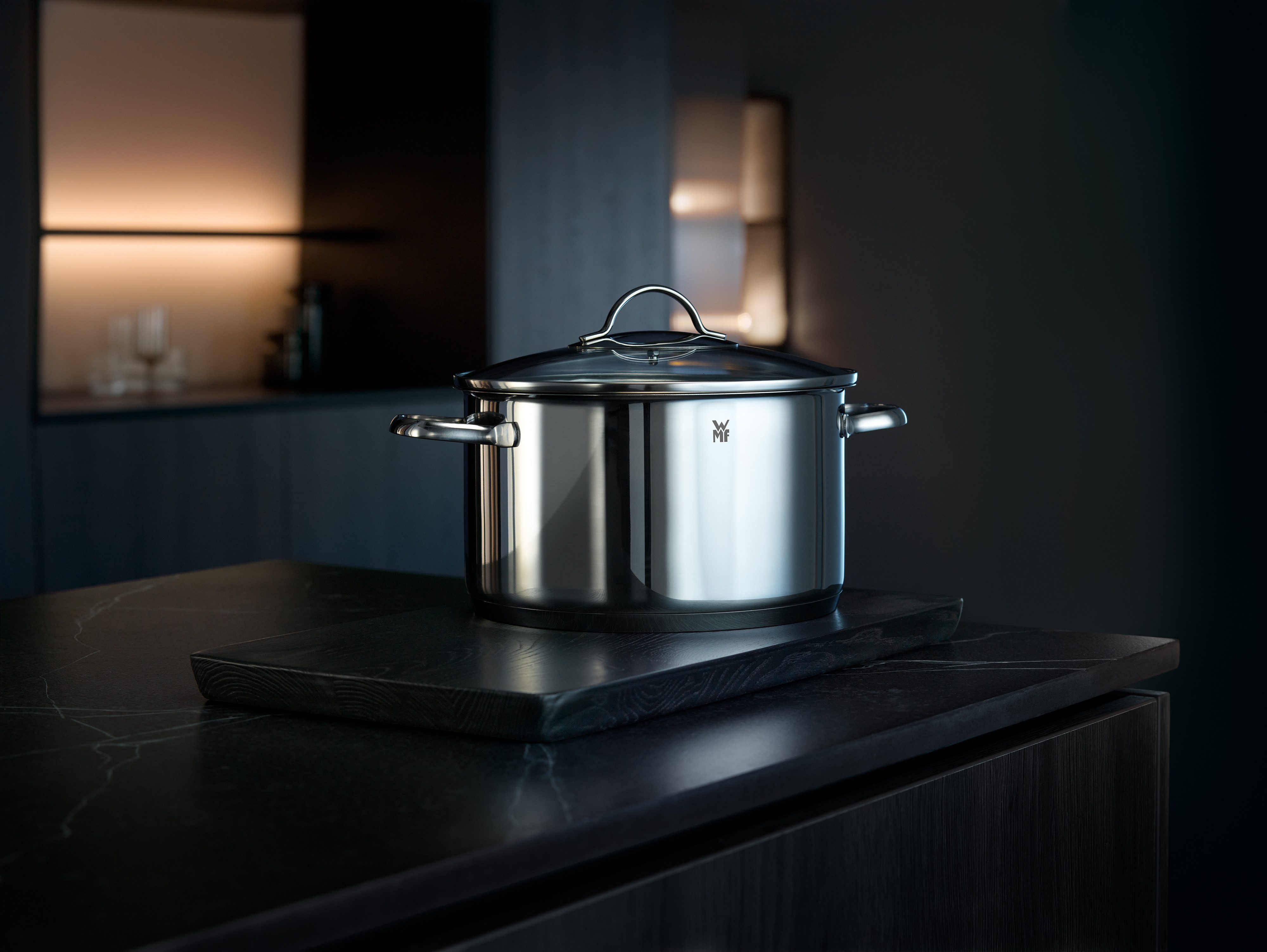 WMF Fleischtopf Provence Plus, Kochtopf groß mit Glasdeckel, Suppentopf Induktion, Cromargan® Edelstahl Rostfrei 18/10, für alle Herdarten geeignet, unbeschichtet, spülmaschinengeeignet