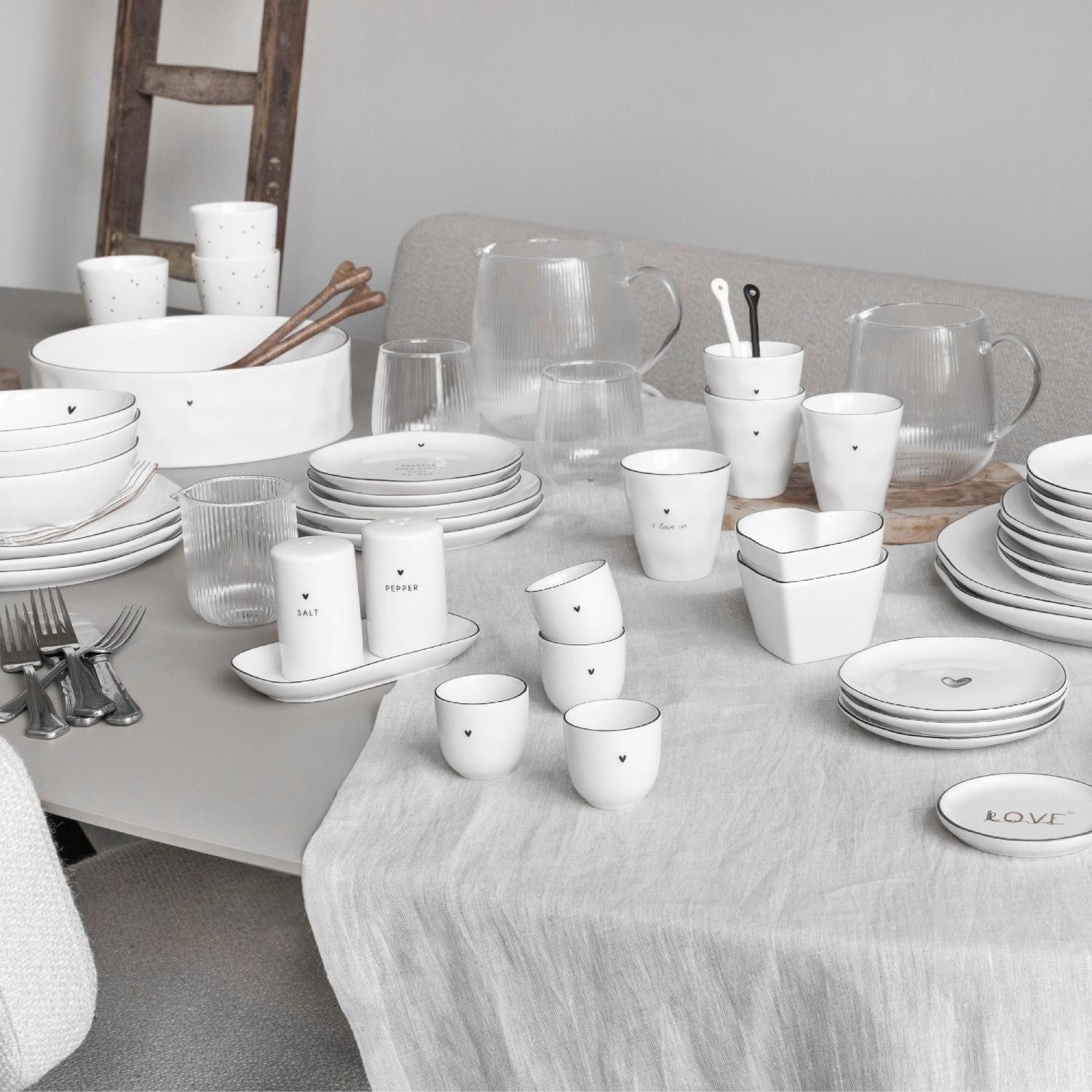 Bastion Collections Speiseteller Schwarzes Herz, Spülmaschinengeeignet, Weiß, Motiv: Herz