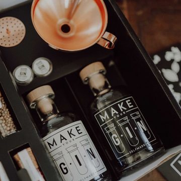 2A Geschenkbox Make Your Gin Geschenkset Weiß (12 Botanicals, Safran, Bar Trichter)