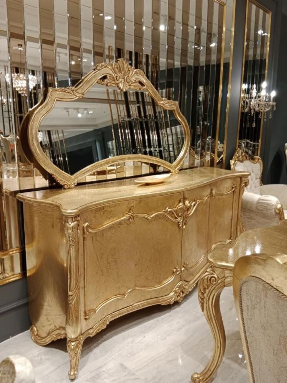 Xlmoebel Sideboard Luxuriöse Holzkommode mit Spiegel und eleganter Anrichte (Anrichte mit Spiegel, 2 St., 1x Sideboard mit Spiegel), Hergestellt in Europa