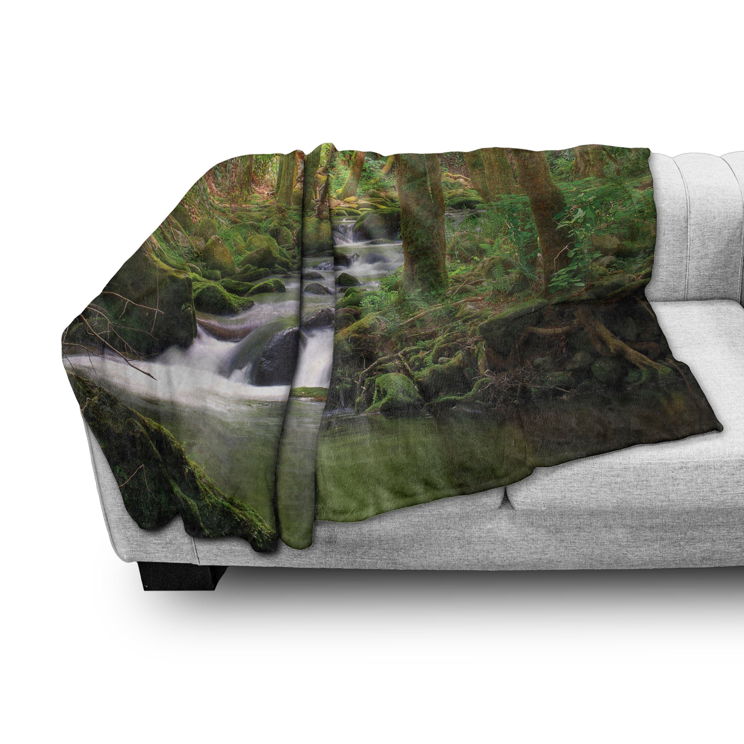 Wohndecke Gemütlicher Plüsch für und bemooste den Innen- Fluss über Wald Felsen Abakuhaus, Außenbereich