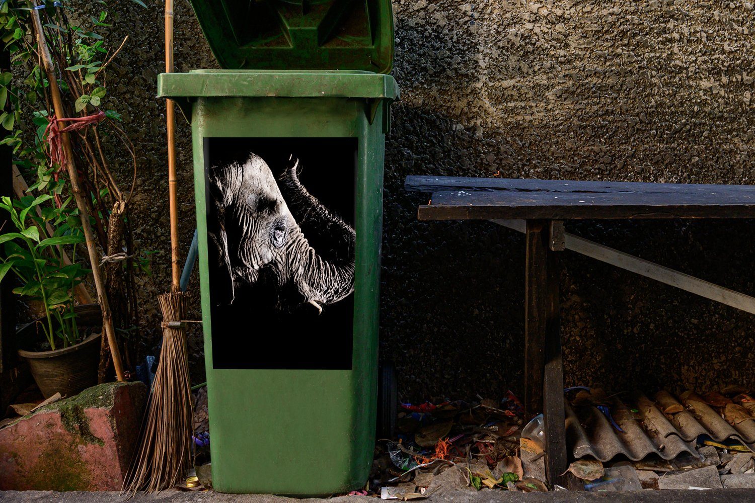 Tiere Container, (1 MuchoWow - Abfalbehälter Mülltonne, Schwarz Wandsticker Sticker, Elefant St), Natur - Mülleimer-aufkleber, -